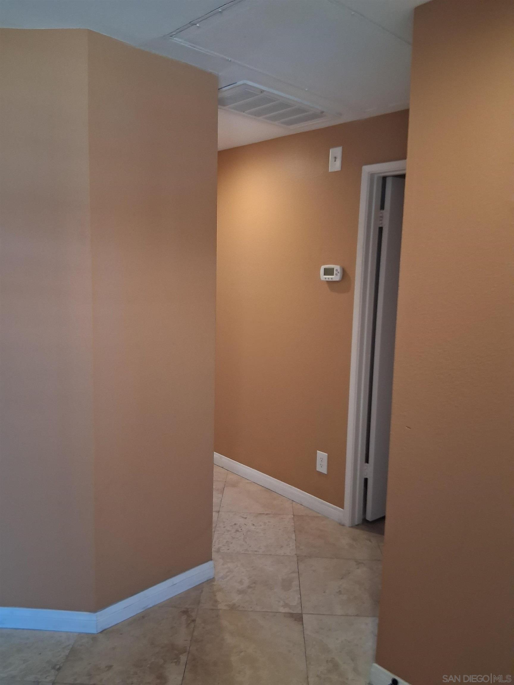 Detail Gallery Image 10 of 18 For 2250  Camino De La Reina  #311,  San Diego,  CA 92108 - 2 Beds | 2 Baths