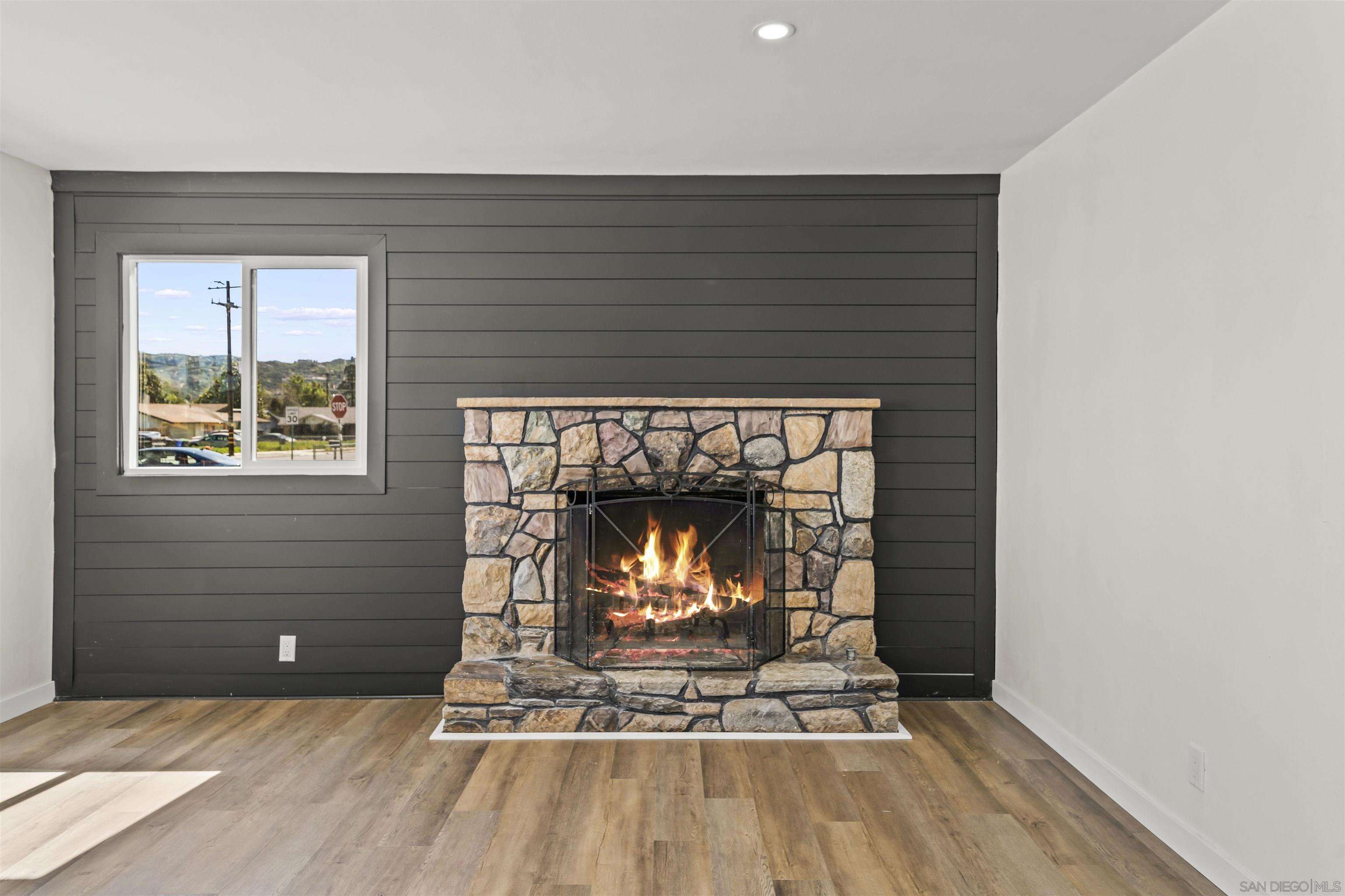 Detail Gallery Image 11 of 35 For 695 S Santa Fe S, Hemet,  CA 92543 - 4 Beds | 2 Baths