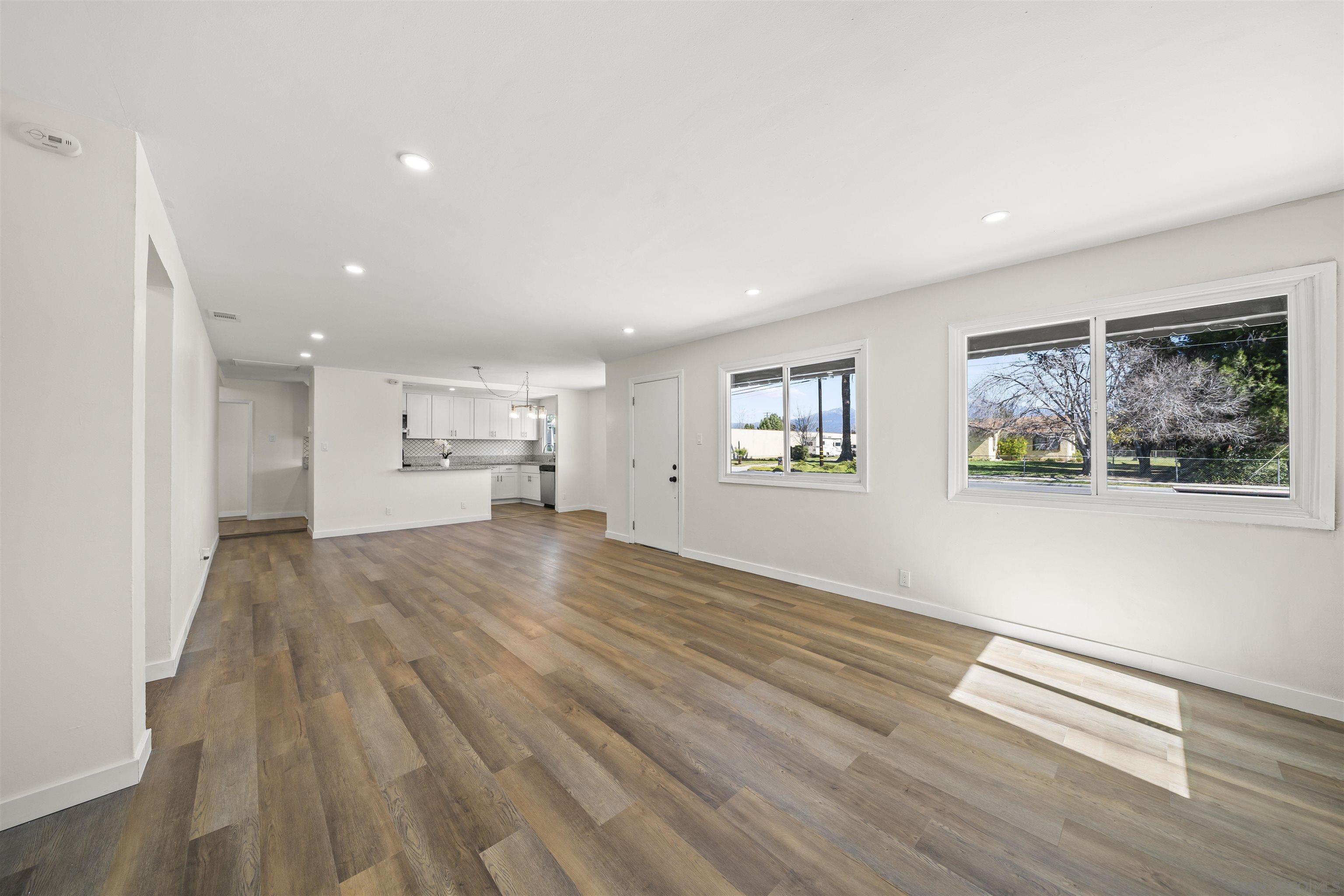 Detail Gallery Image 12 of 35 For 695 S Santa Fe S, Hemet,  CA 92543 - 4 Beds | 2 Baths