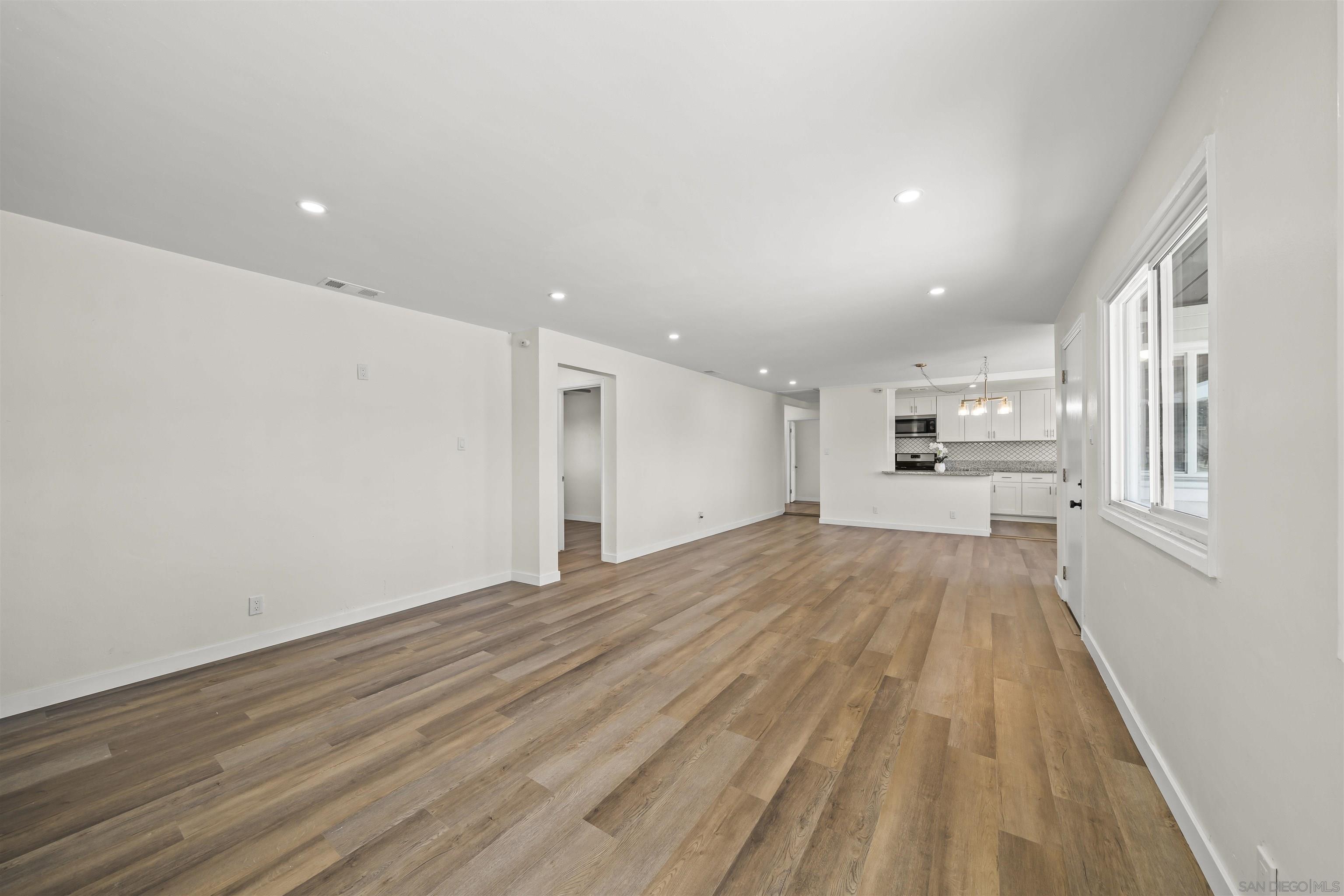 Detail Gallery Image 13 of 35 For 695 S Santa Fe S, Hemet,  CA 92543 - 4 Beds | 2 Baths