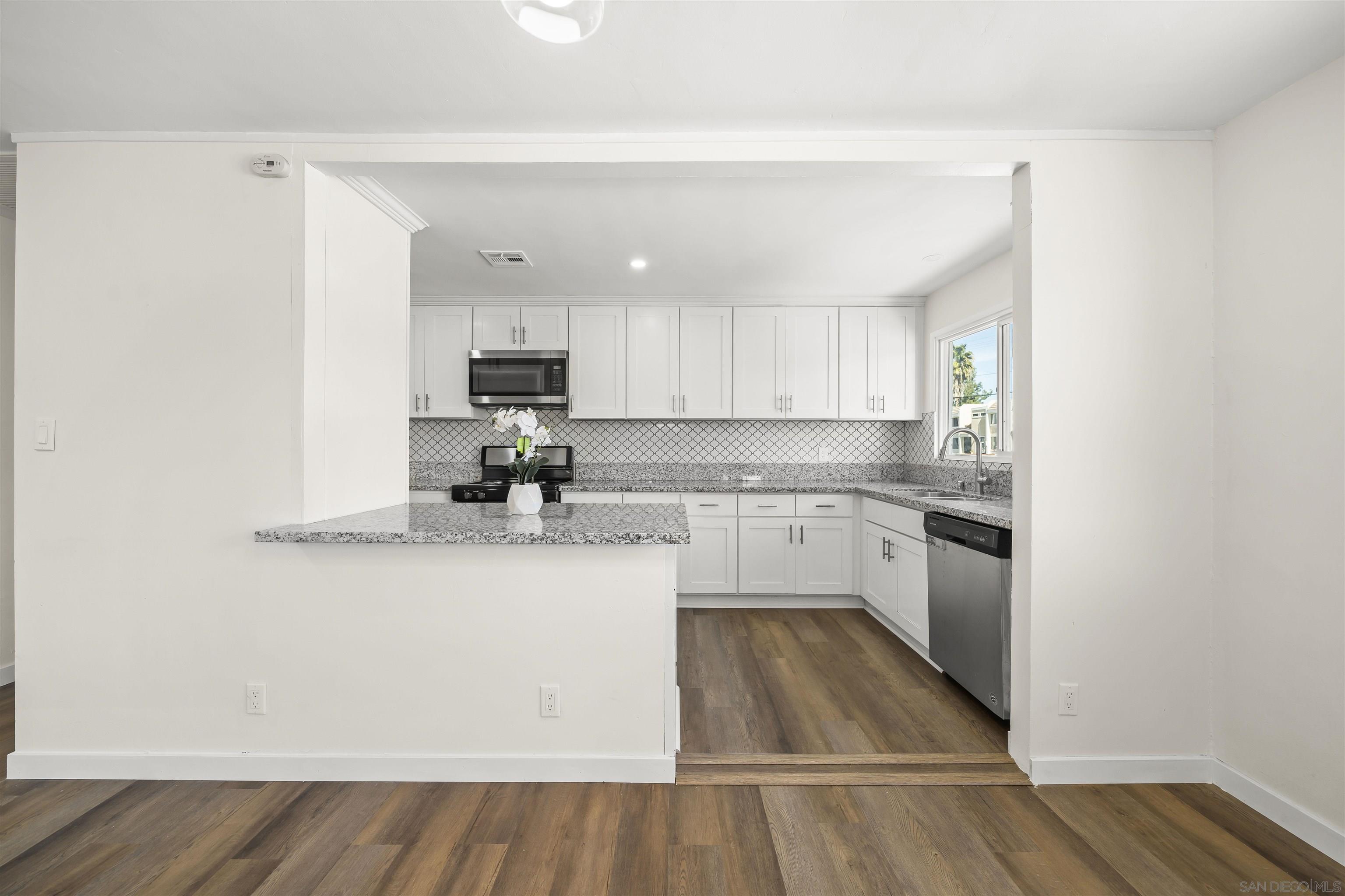 Detail Gallery Image 15 of 35 For 695 S Santa Fe S, Hemet,  CA 92543 - 4 Beds | 2 Baths