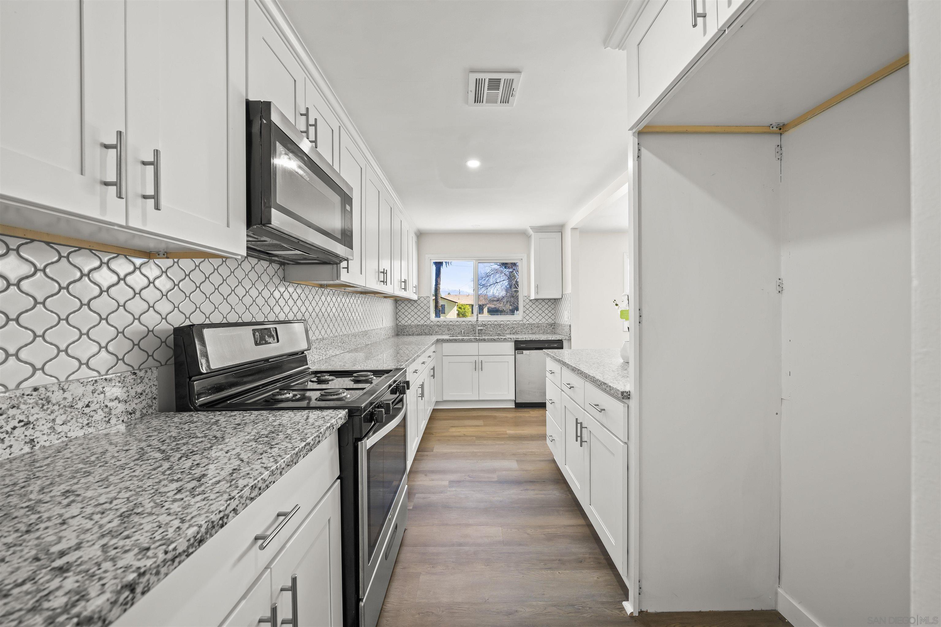 Detail Gallery Image 19 of 35 For 695 S Santa Fe S, Hemet,  CA 92543 - 4 Beds | 2 Baths