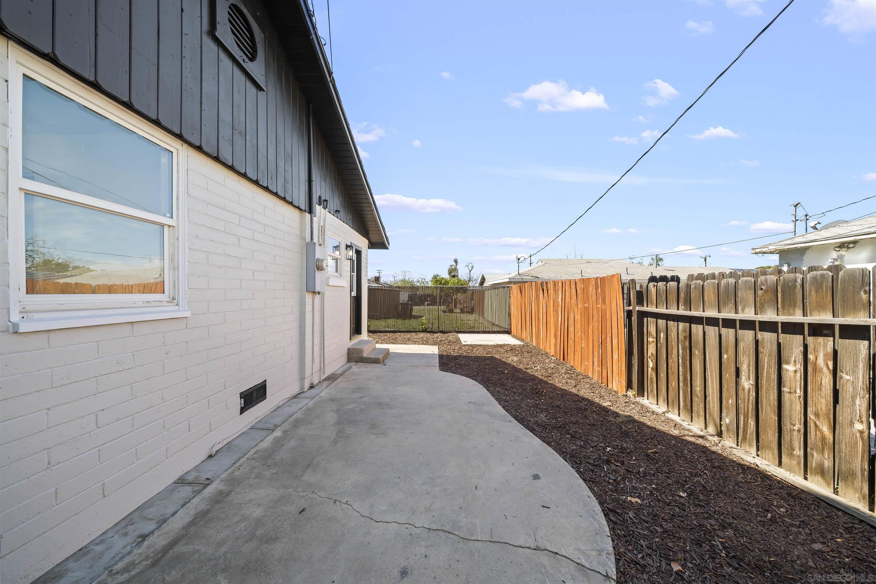 Detail Gallery Image 6 of 35 For 695 S Santa Fe S, Hemet,  CA 92543 - 4 Beds | 2 Baths