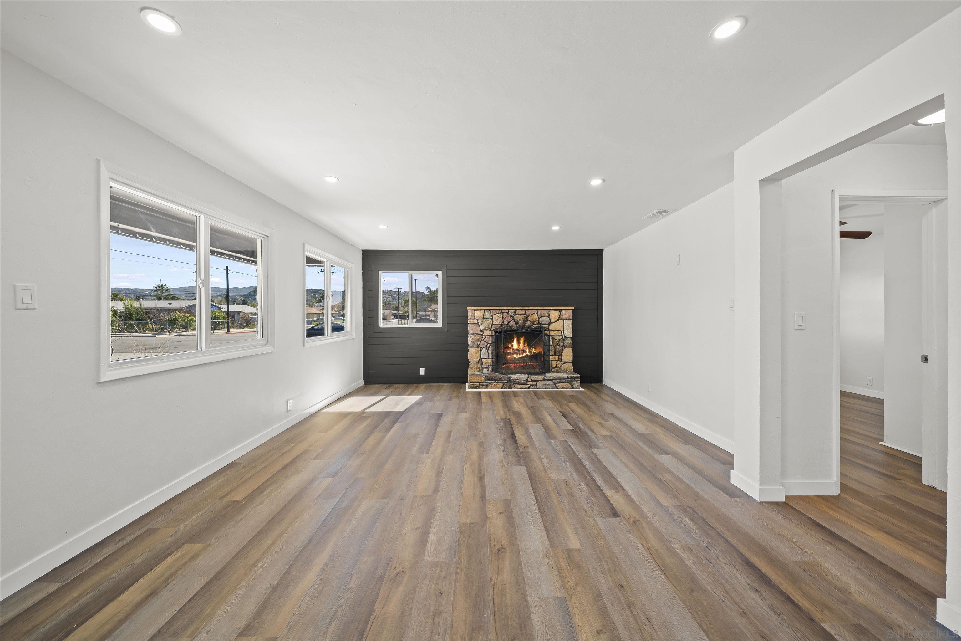 Detail Gallery Image 10 of 35 For 695 S Santa Fe S, Hemet,  CA 92543 - 4 Beds | 2 Baths