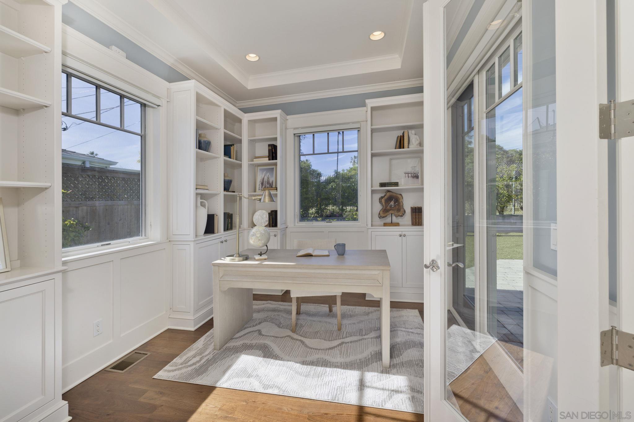 Detail Gallery Image 11 of 37 For 740  Coronado Ave, Coronado,  CA 92118 - 5 Beds | 4/1 Baths