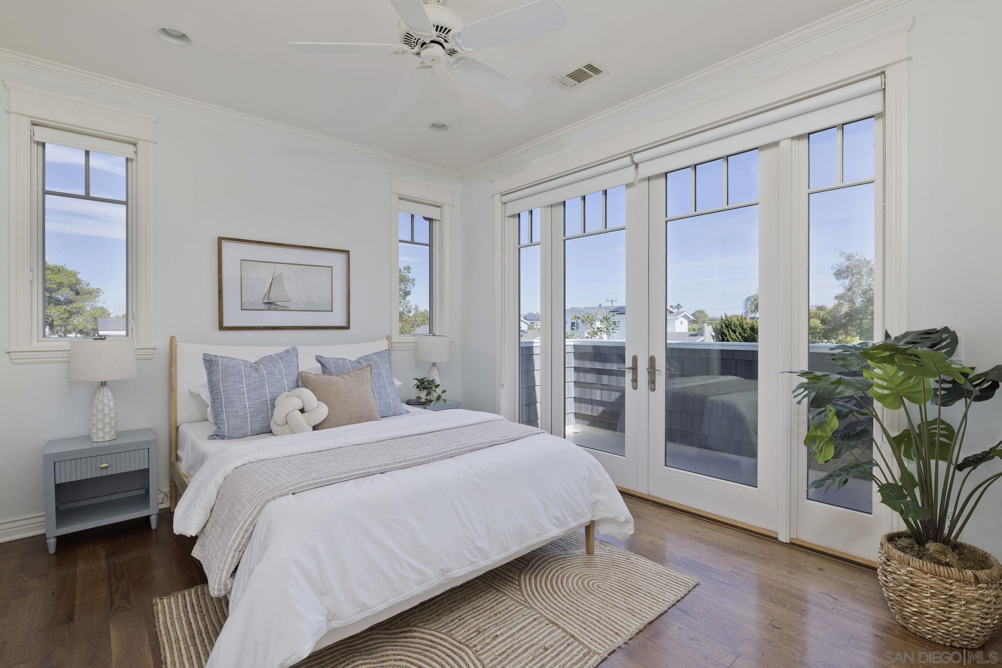 Detail Gallery Image 21 of 37 For 740  Coronado Ave, Coronado,  CA 92118 - 5 Beds | 4/1 Baths