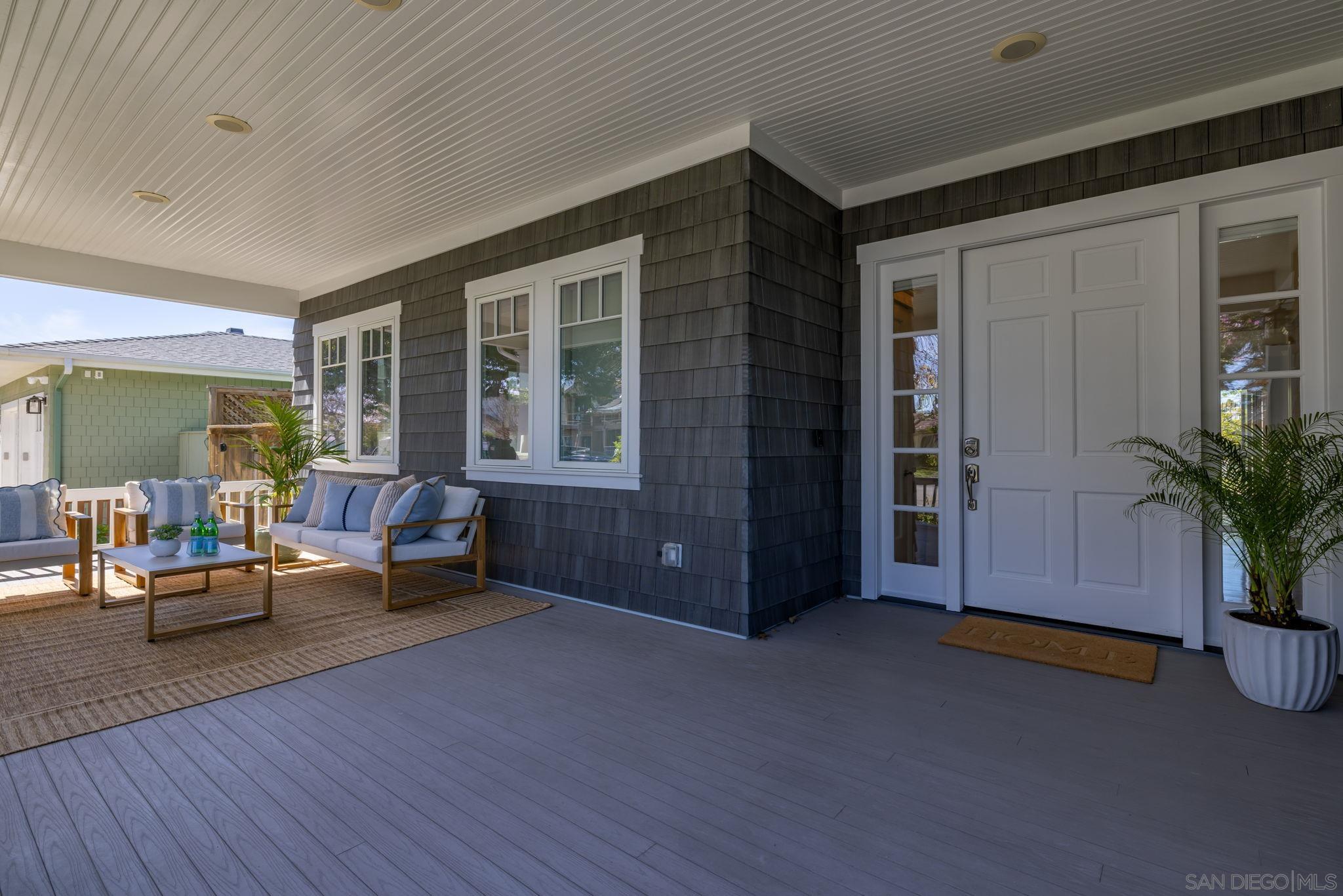 Detail Gallery Image 5 of 37 For 740  Coronado Ave, Coronado,  CA 92118 - 5 Beds | 4/1 Baths