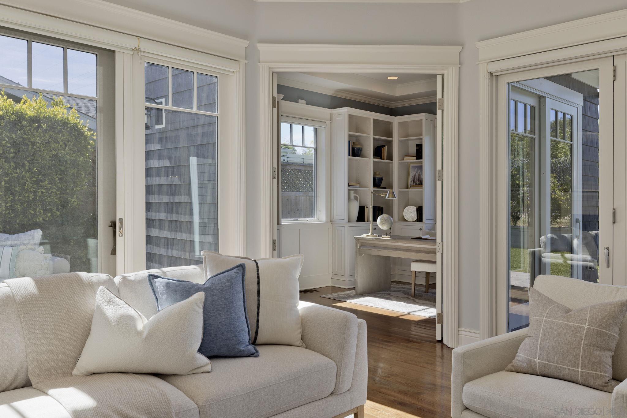 Detail Gallery Image 10 of 37 For 740  Coronado Ave, Coronado,  CA 92118 - 5 Beds | 4/1 Baths