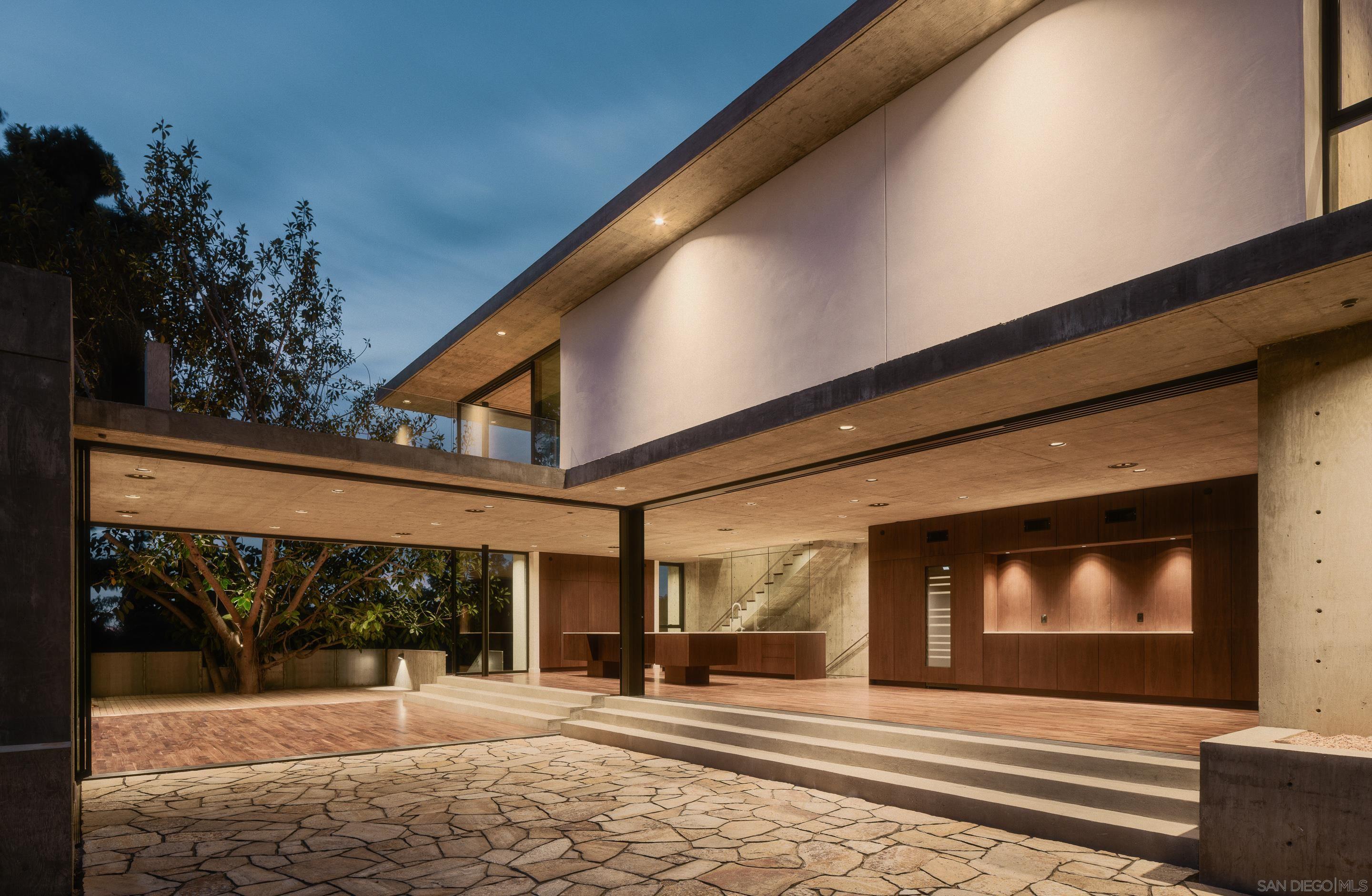 Front Image Thumbnail for SD260004373