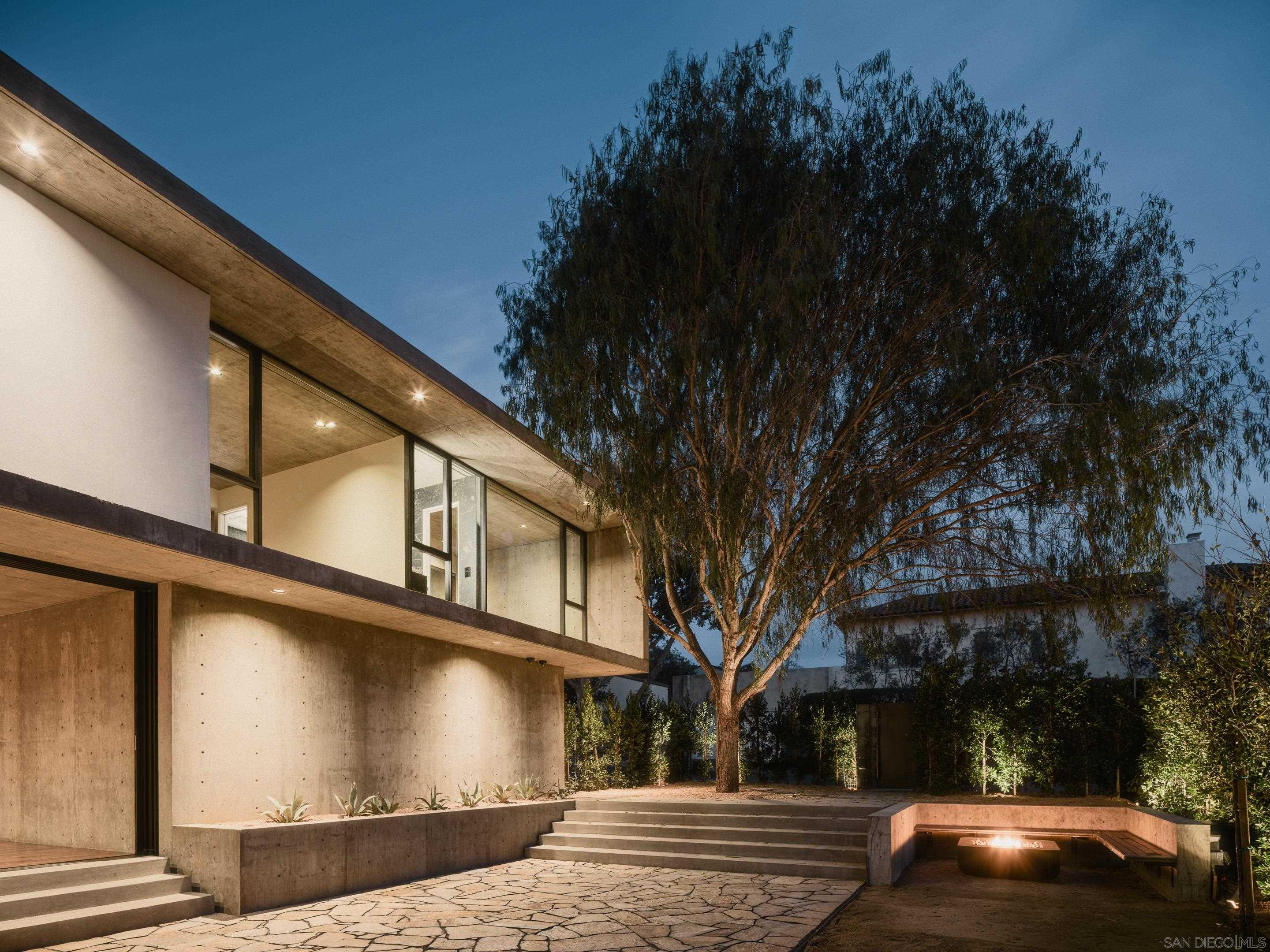 Detail Gallery Image 14 of 16 For 4420  Arista Dr, San Diego,  CA 92103 - 4 Beds | 4/1 Baths