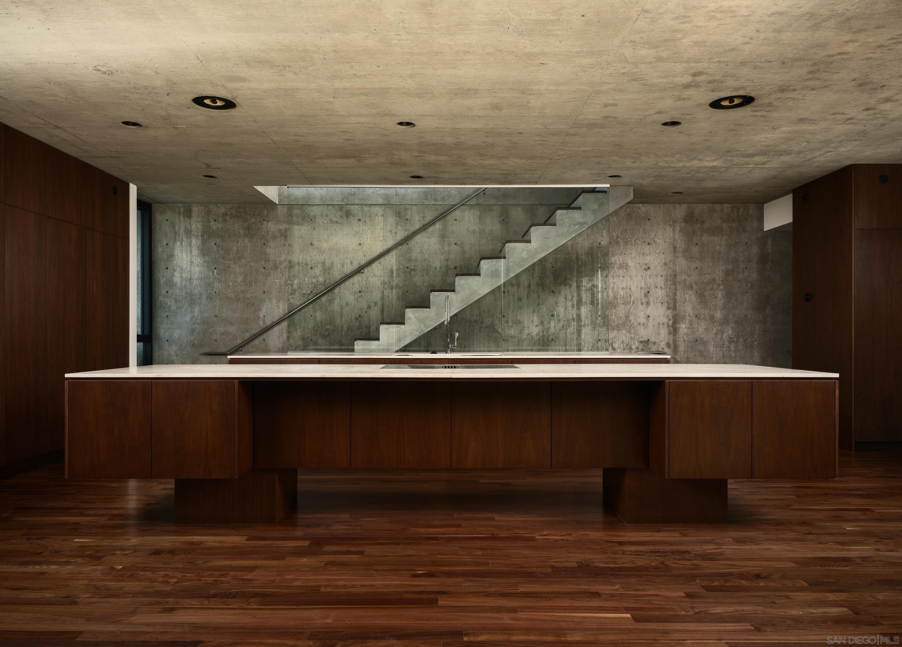 Detail Gallery Image 5 of 16 For 4420  Arista Dr, San Diego,  CA 92103 - 4 Beds | 4/1 Baths