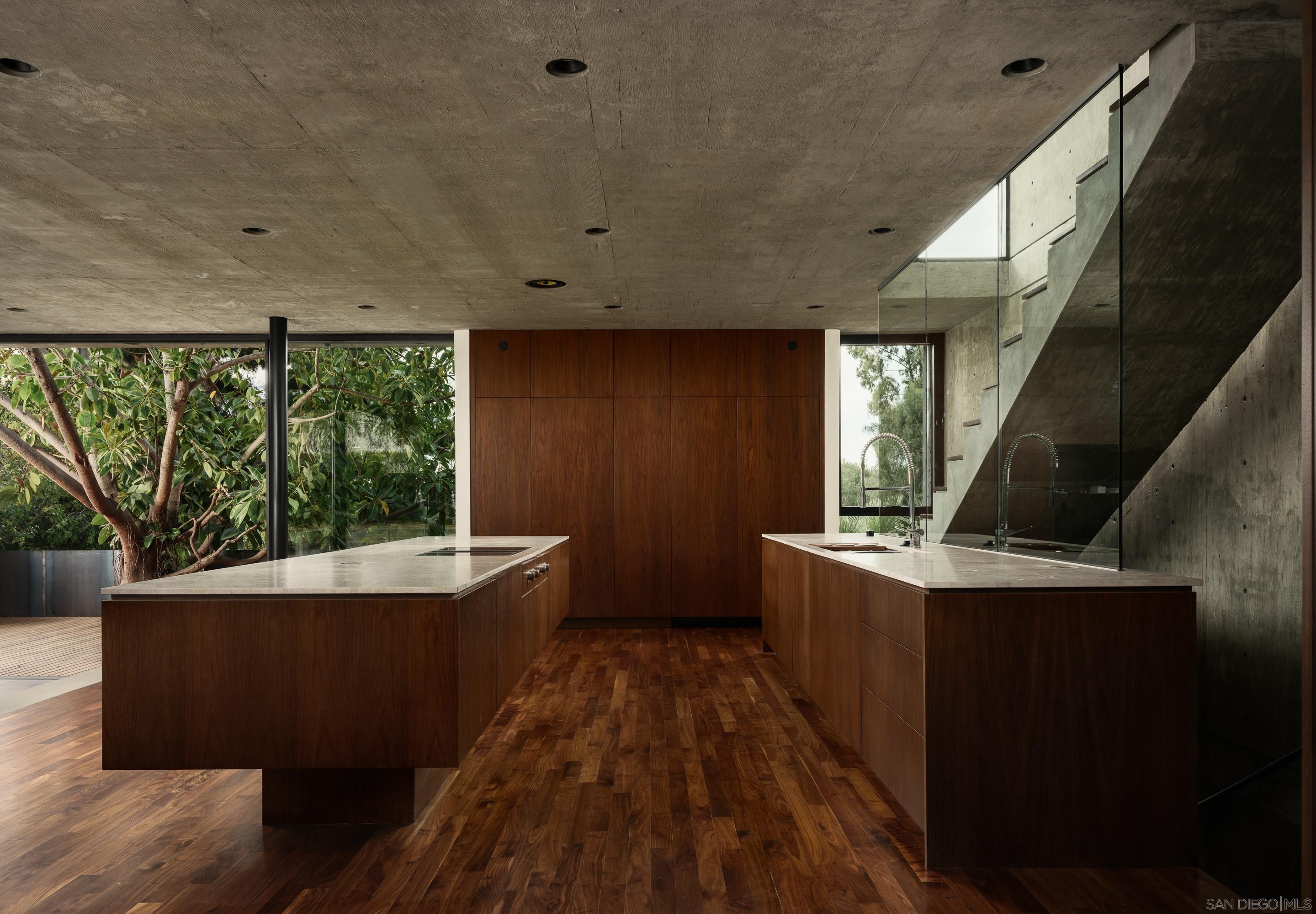 Detail Gallery Image 6 of 16 For 4420  Arista Dr, San Diego,  CA 92103 - 4 Beds | 4/1 Baths