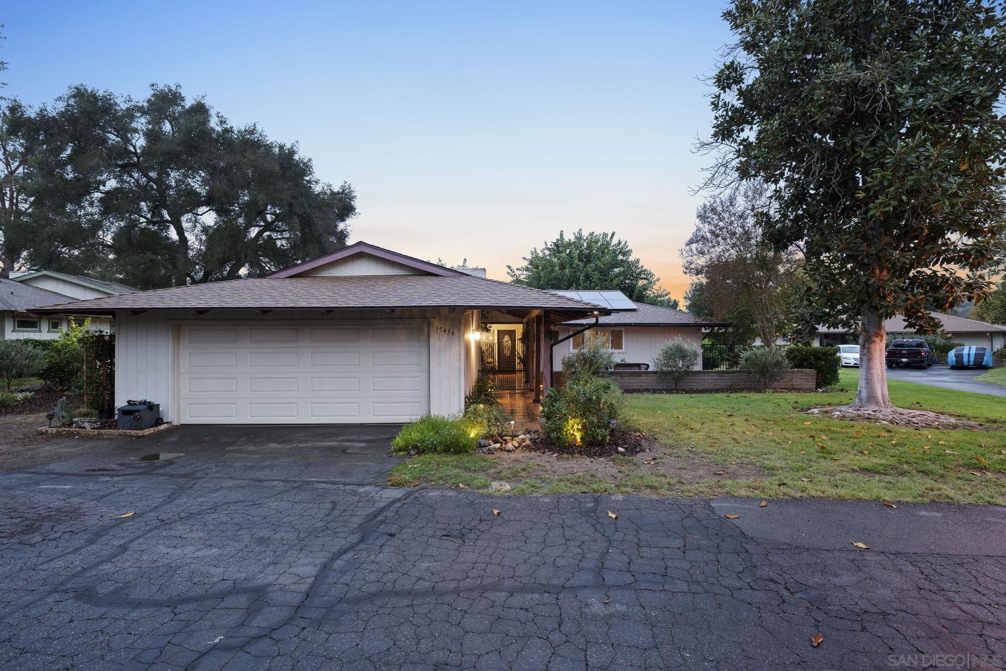 Detail Gallery Image 2 of 52 For 15439  Still Brook Ln, Pauma Valley,  CA 92061 - 3 Beds | 3 Baths