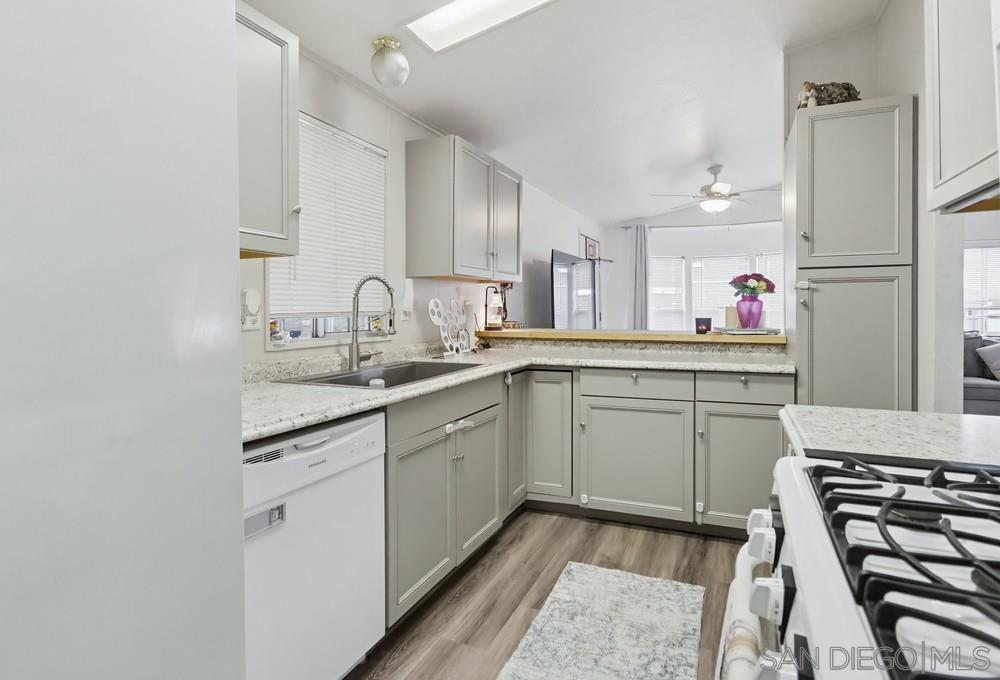 Detail Gallery Image 12 of 40 For 7908  Rancho Fanita Dr  Spc 17,  Santee,  CA 92071 - 3 Beds | 2 Baths