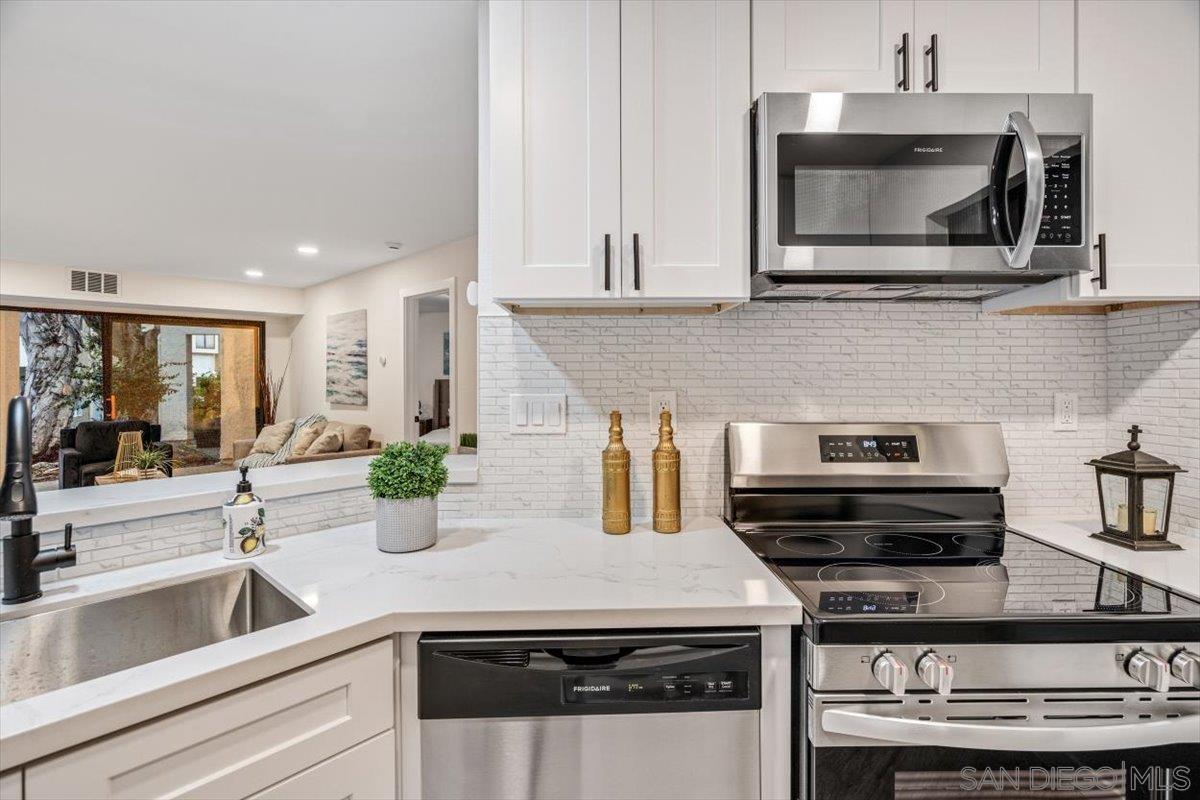 Detail Gallery Image 11 of 43 For 9745  Mesa Springs Way  #142,  San Diego,  CA 92126 - 2 Beds | 2 Baths