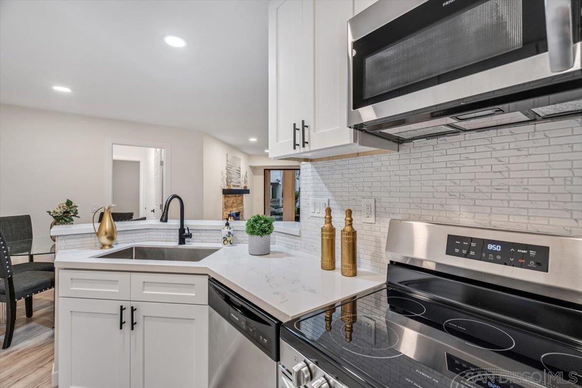 Detail Gallery Image 13 of 43 For 9745  Mesa Springs Way  #142,  San Diego,  CA 92126 - 2 Beds | 2 Baths