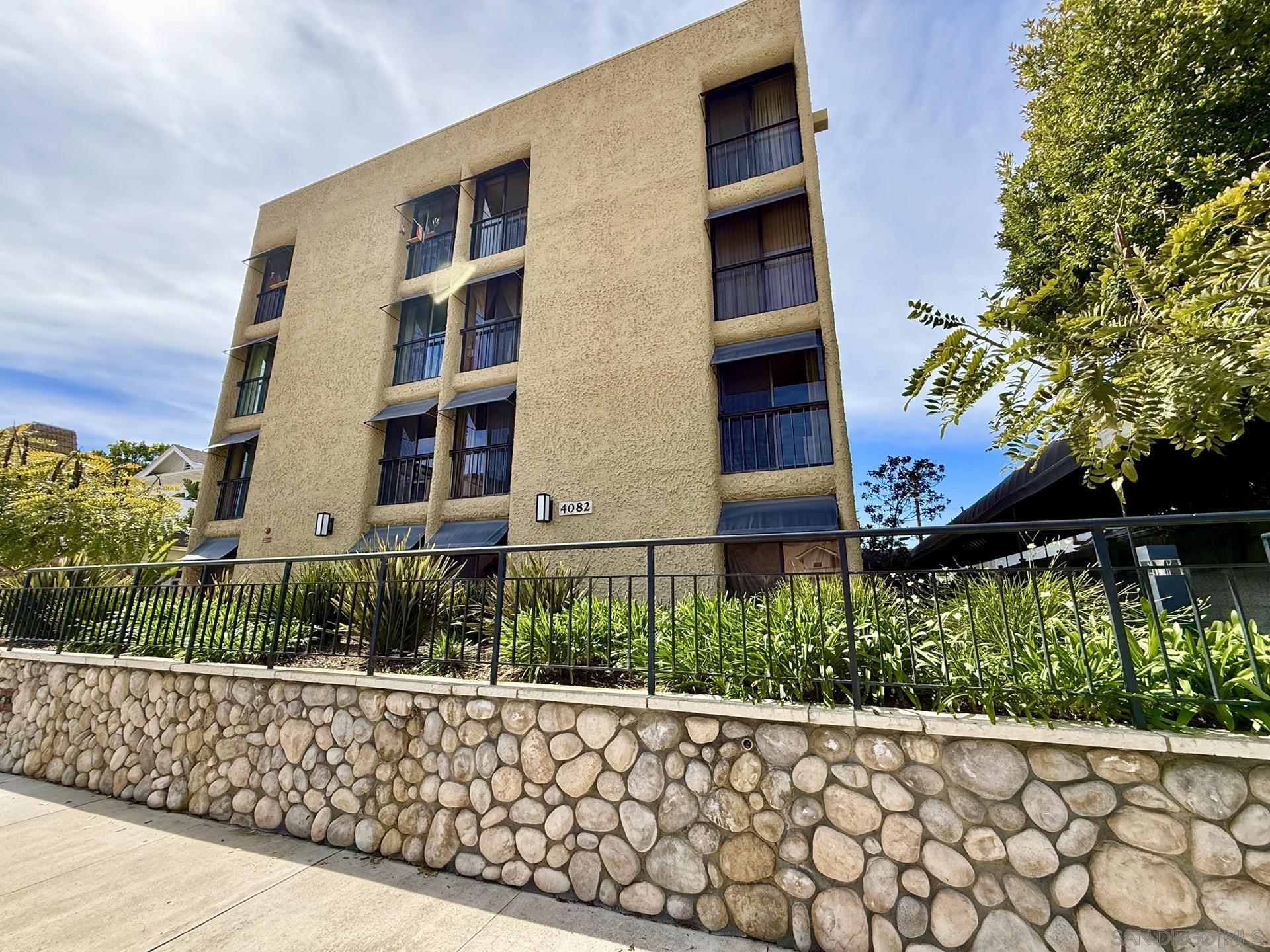Detail Gallery Image 2 of 49 For 4082  Albatross St  #7,  San Diego,  CA 92103 - 2 Beds | 2 Baths