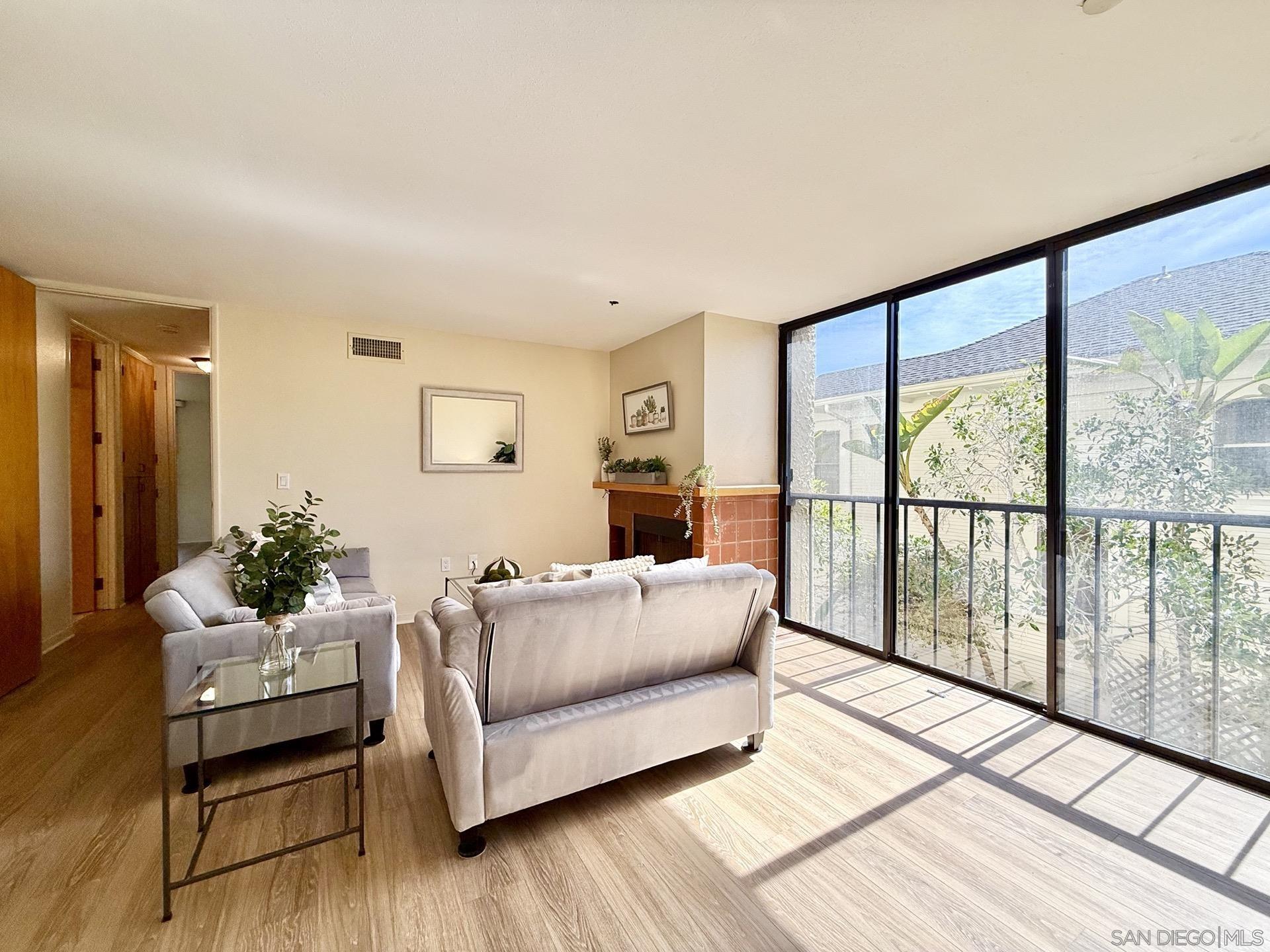 Detail Gallery Image 5 of 49 For 4082  Albatross St  #7,  San Diego,  CA 92103 - 2 Beds | 2 Baths