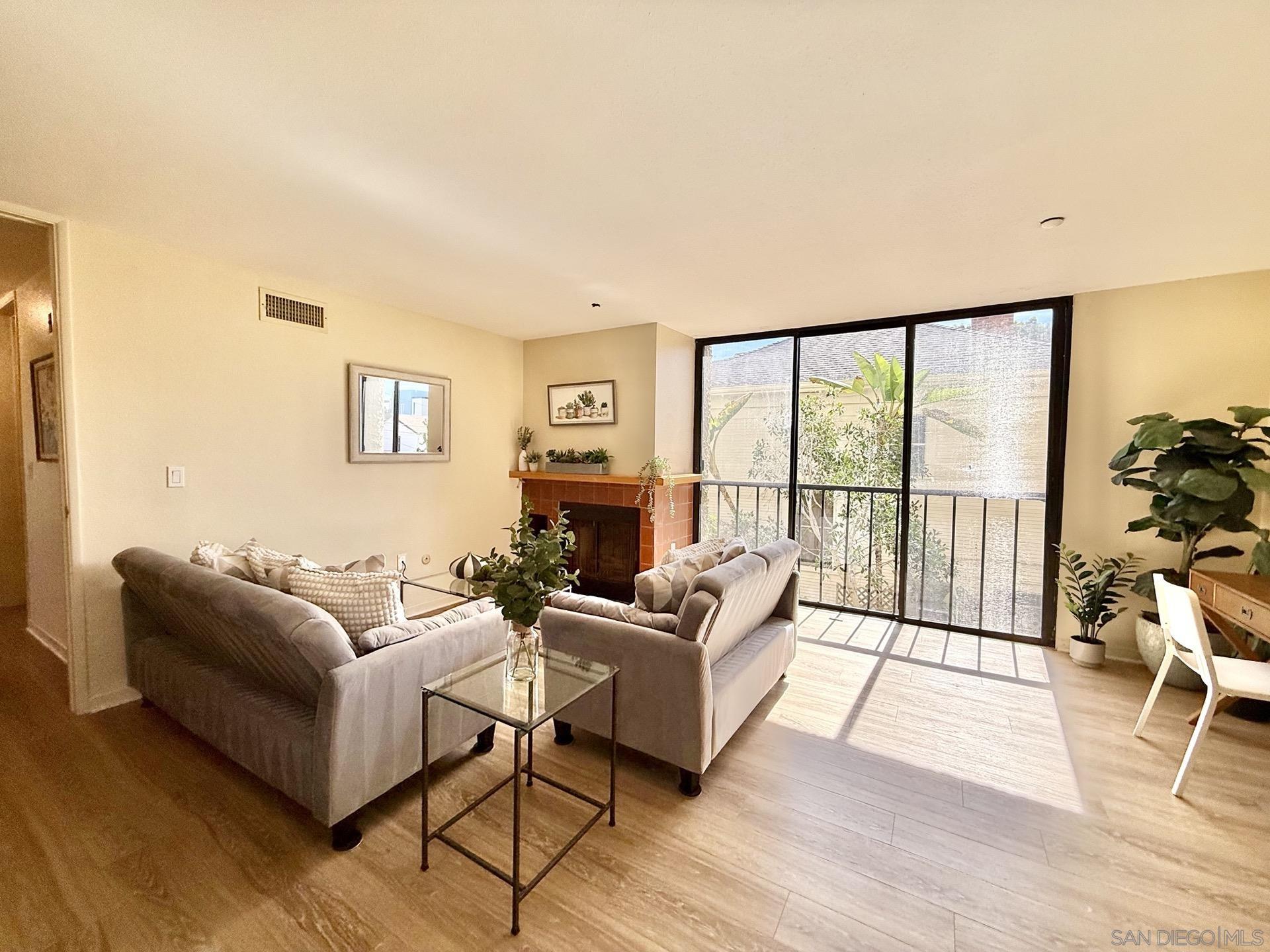 Detail Gallery Image 9 of 49 For 4082  Albatross St  #7,  San Diego,  CA 92103 - 2 Beds | 2 Baths