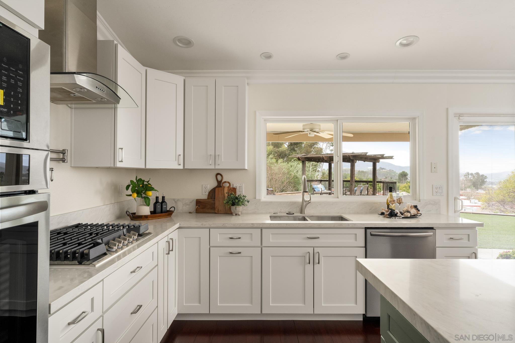 Detail Gallery Image 14 of 44 For 1975  Julianna St, El Cajon,  CA 92019 - 4 Beds | 2 Baths