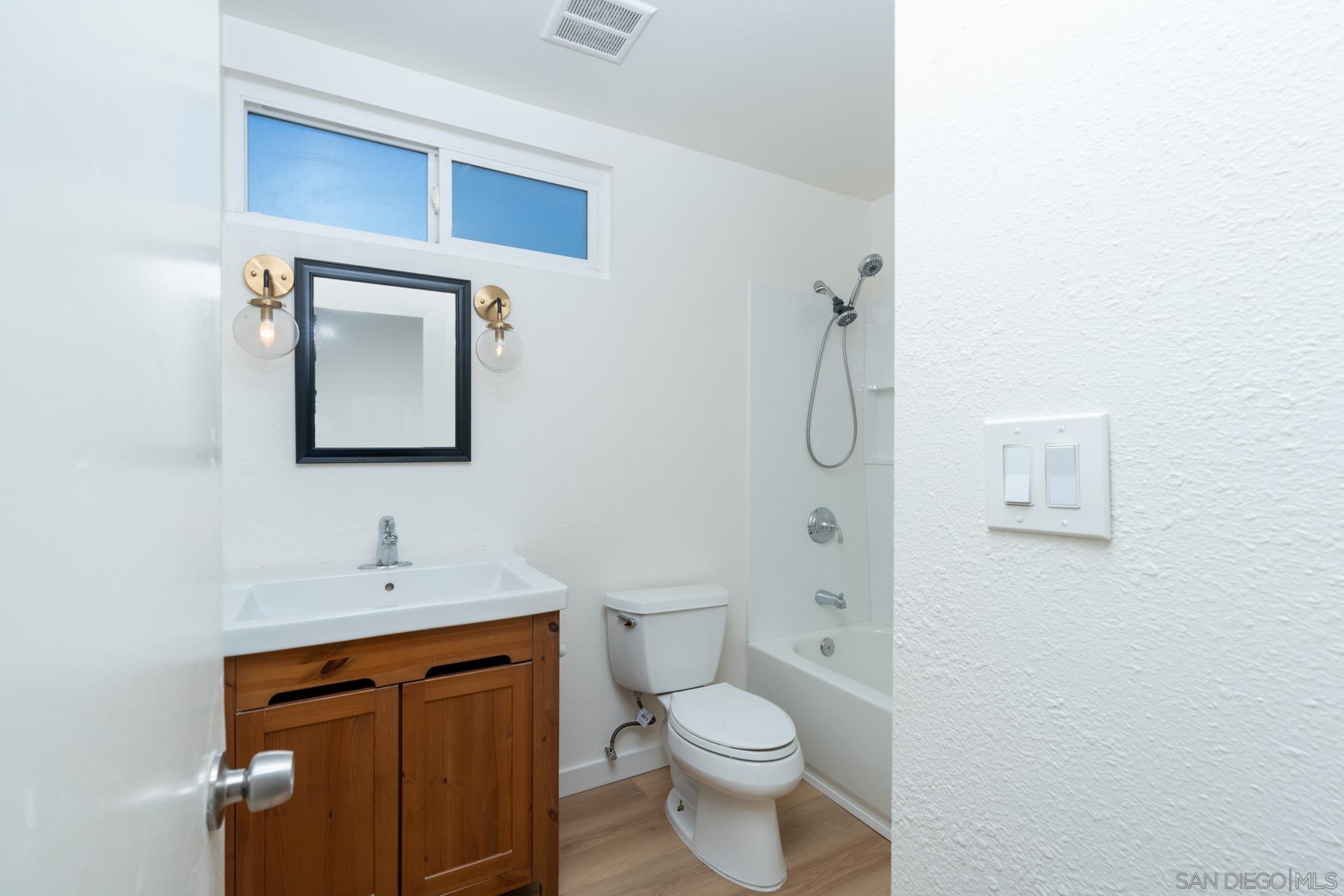 Detail Gallery Image 13 of 35 For 11368  Squamish Rd, San Diego,  CA 92126 - 4 Beds | 3 Baths