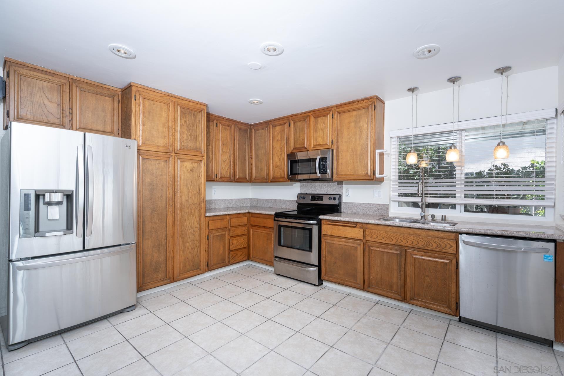 Detail Gallery Image 6 of 35 For 11368  Squamish Rd, San Diego,  CA 92126 - 4 Beds | 3 Baths