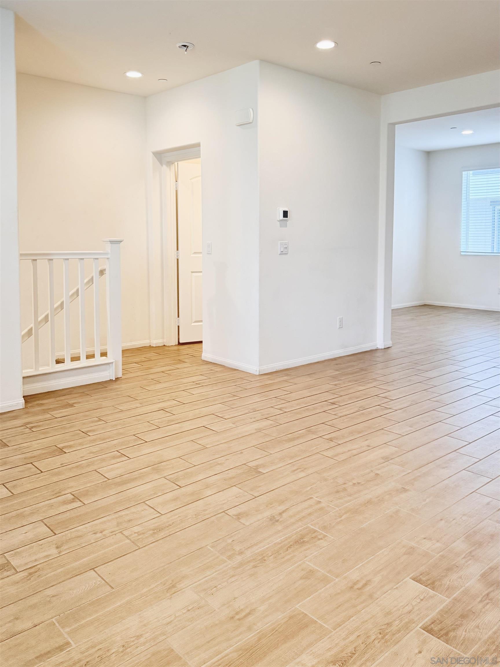 Detail Gallery Image 11 of 36 For 2451  Verano Way, Vista,  CA 92081 - 4 Beds | 3/1 Baths