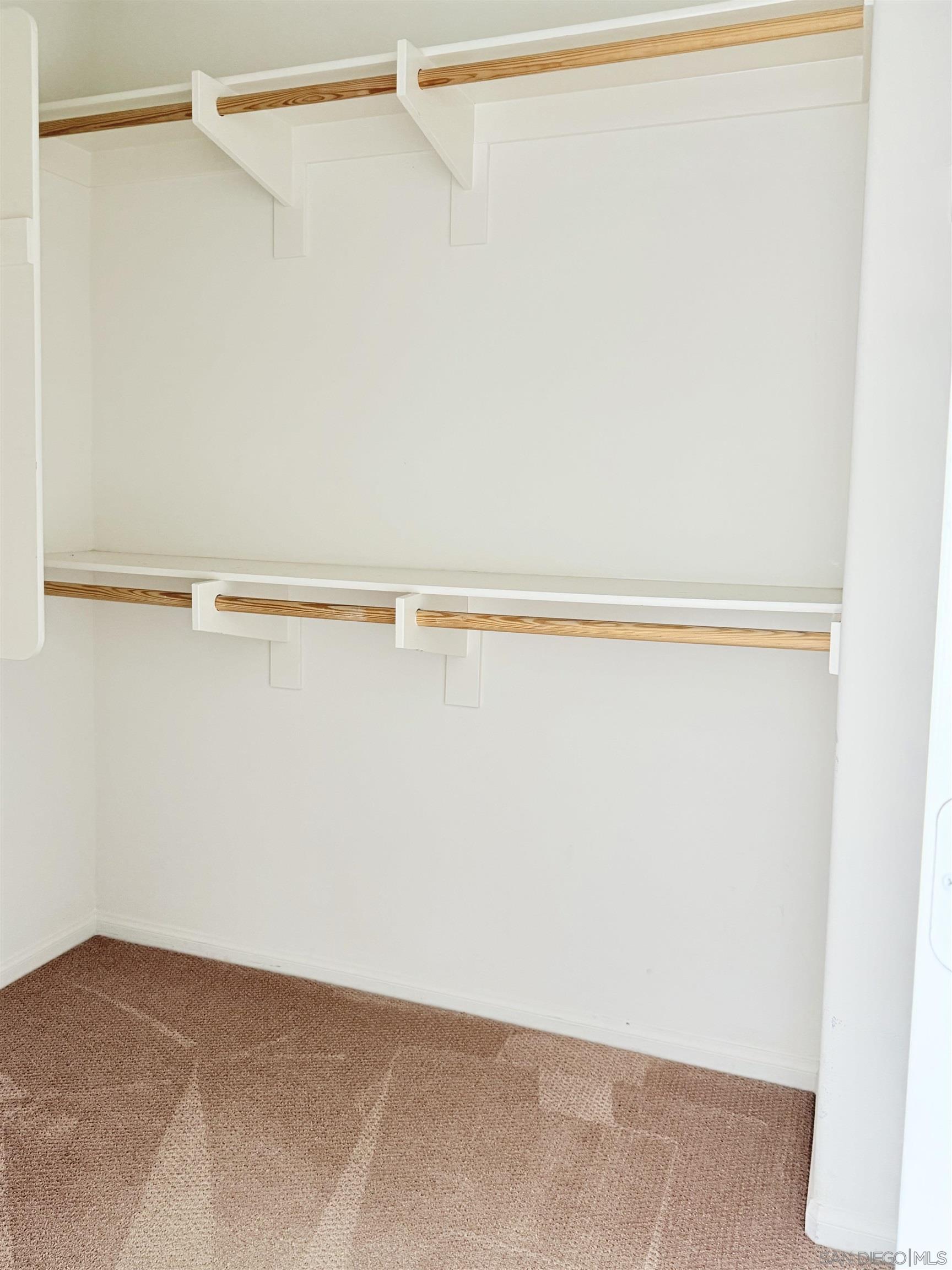 Detail Gallery Image 14 of 36 For 2451  Verano Way, Vista,  CA 92081 - 4 Beds | 3/1 Baths