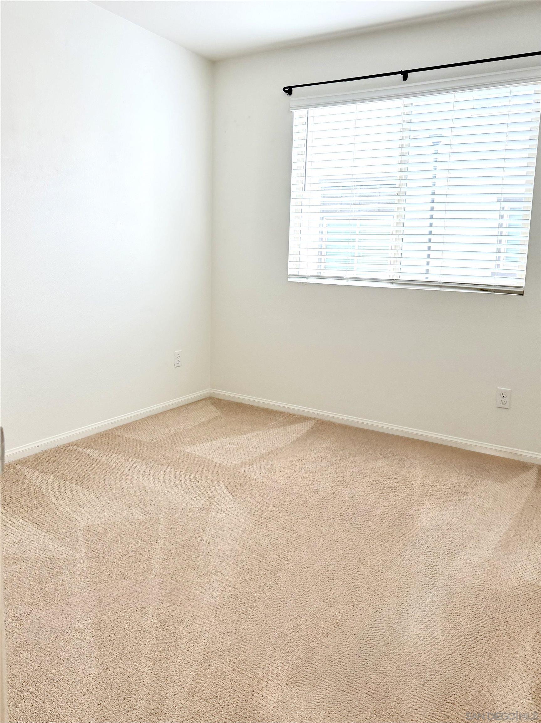 Detail Gallery Image 18 of 36 For 2451  Verano Way, Vista,  CA 92081 - 4 Beds | 3/1 Baths