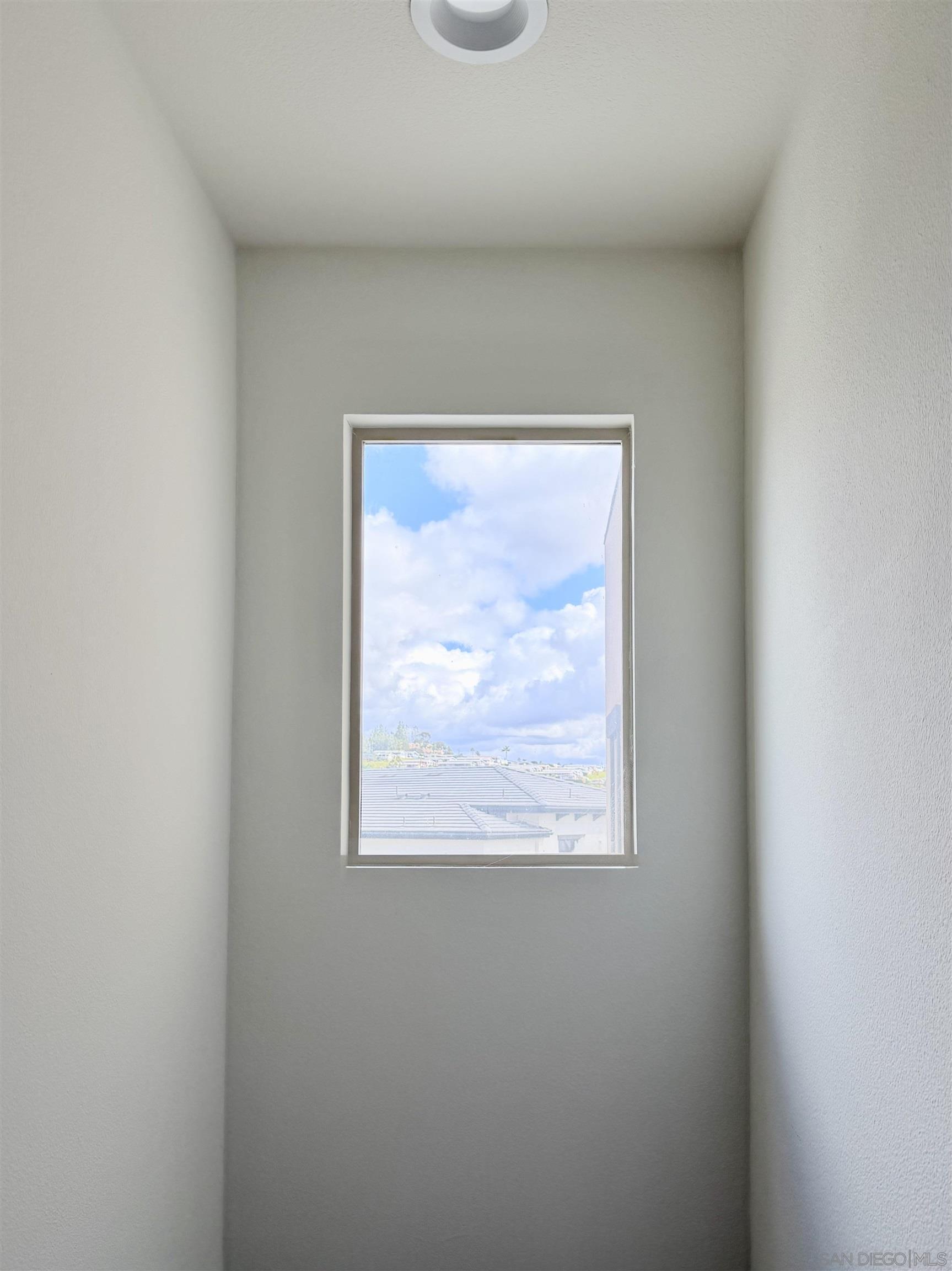 Detail Gallery Image 20 of 36 For 2451  Verano Way, Vista,  CA 92081 - 4 Beds | 3/1 Baths