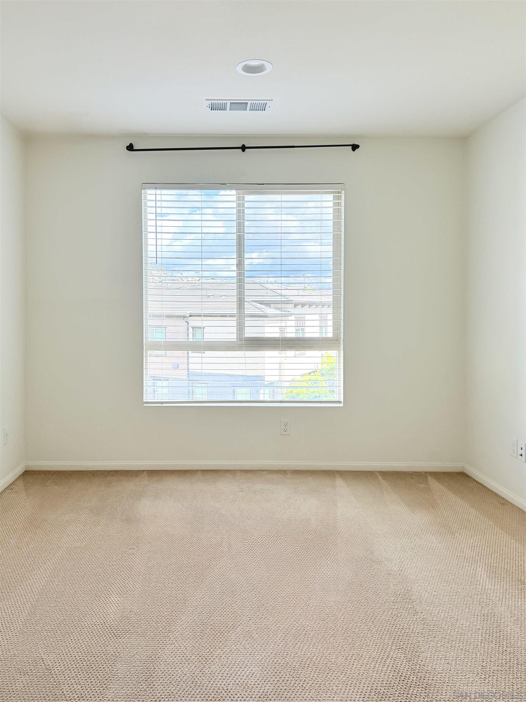 Detail Gallery Image 22 of 36 For 2451  Verano Way, Vista,  CA 92081 - 4 Beds | 3/1 Baths