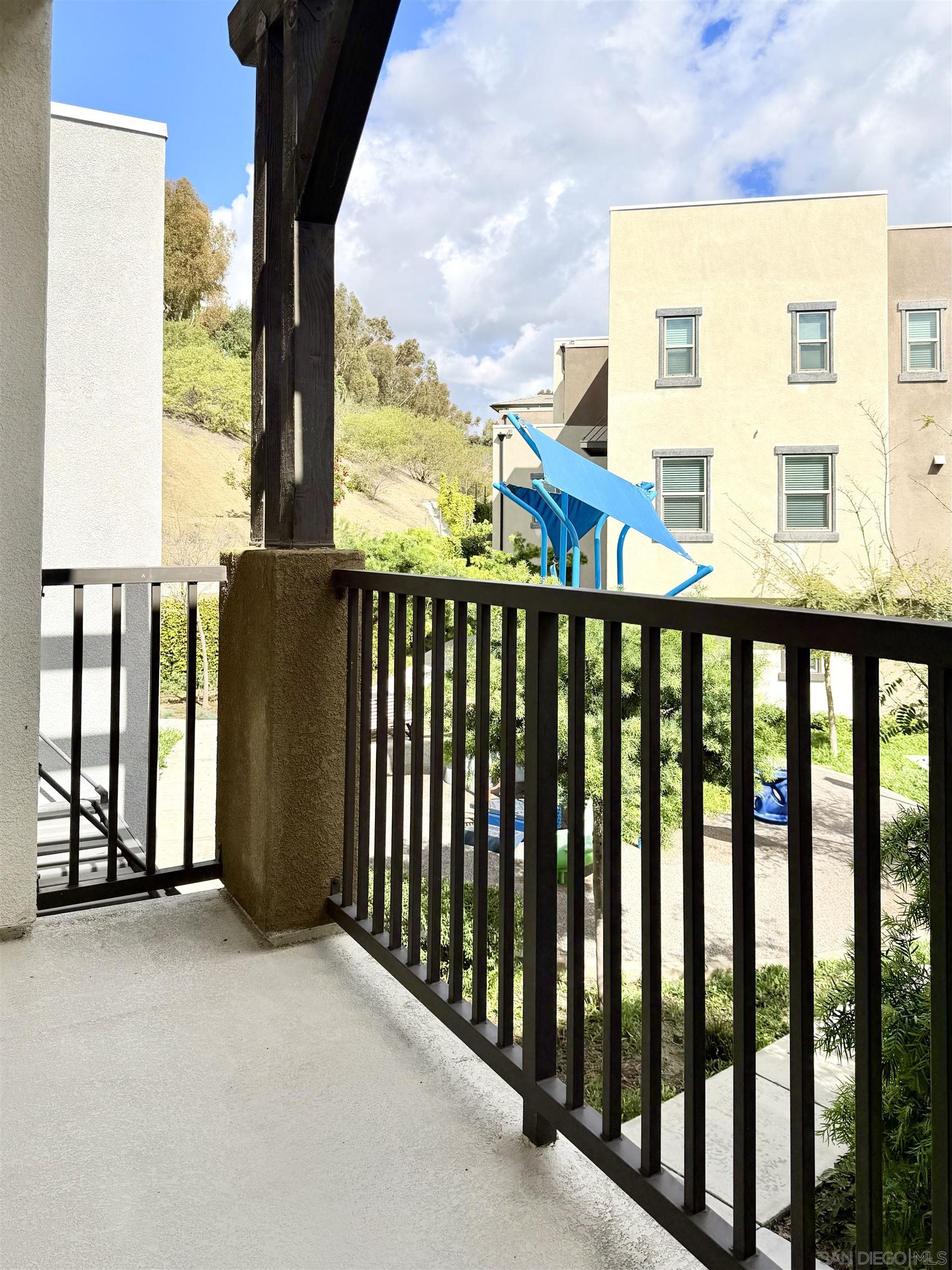 Detail Gallery Image 24 of 36 For 2451  Verano Way, Vista,  CA 92081 - 4 Beds | 3/1 Baths