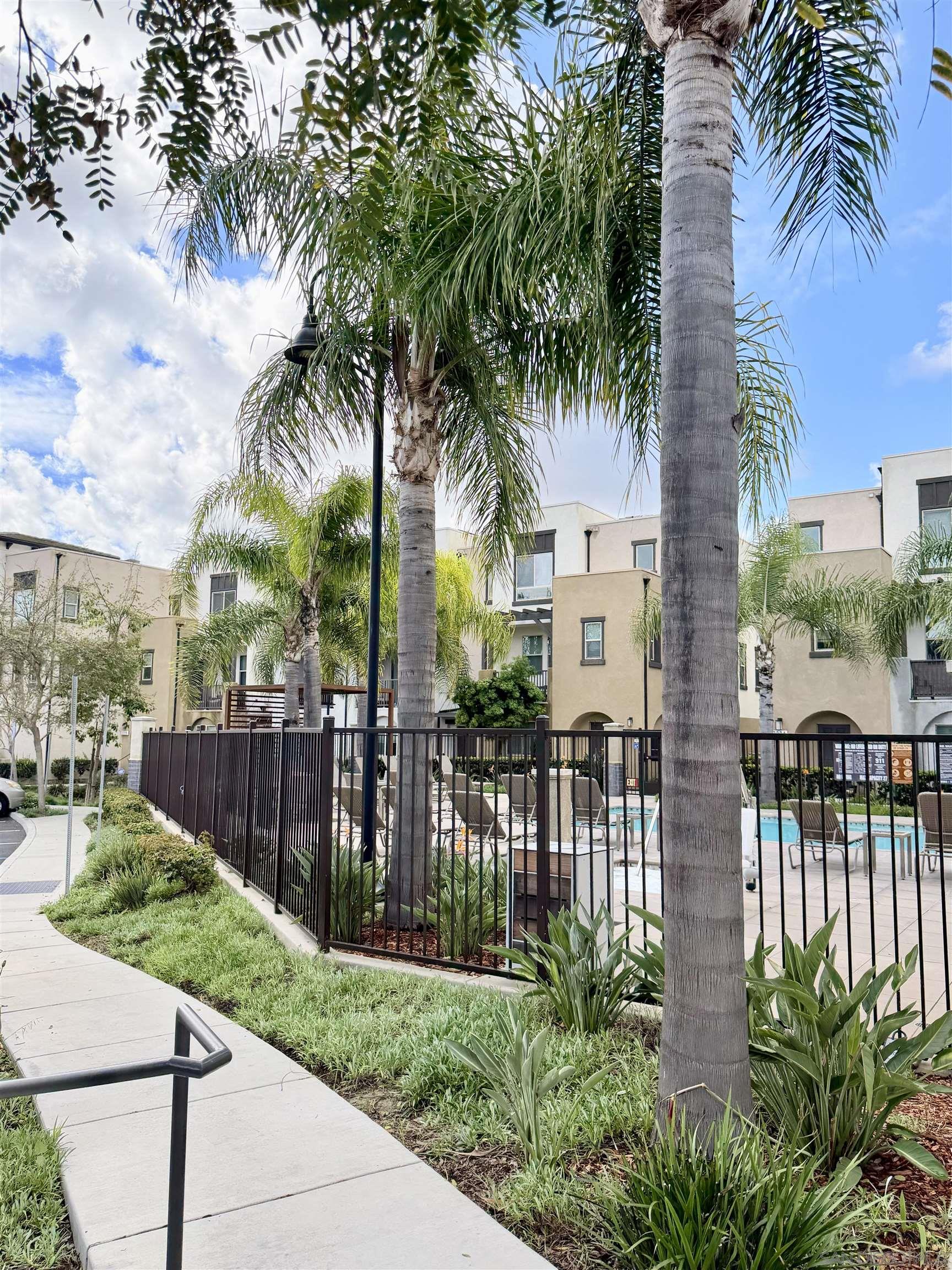 Detail Gallery Image 28 of 36 For 2451  Verano Way, Vista,  CA 92081 - 4 Beds | 3/1 Baths