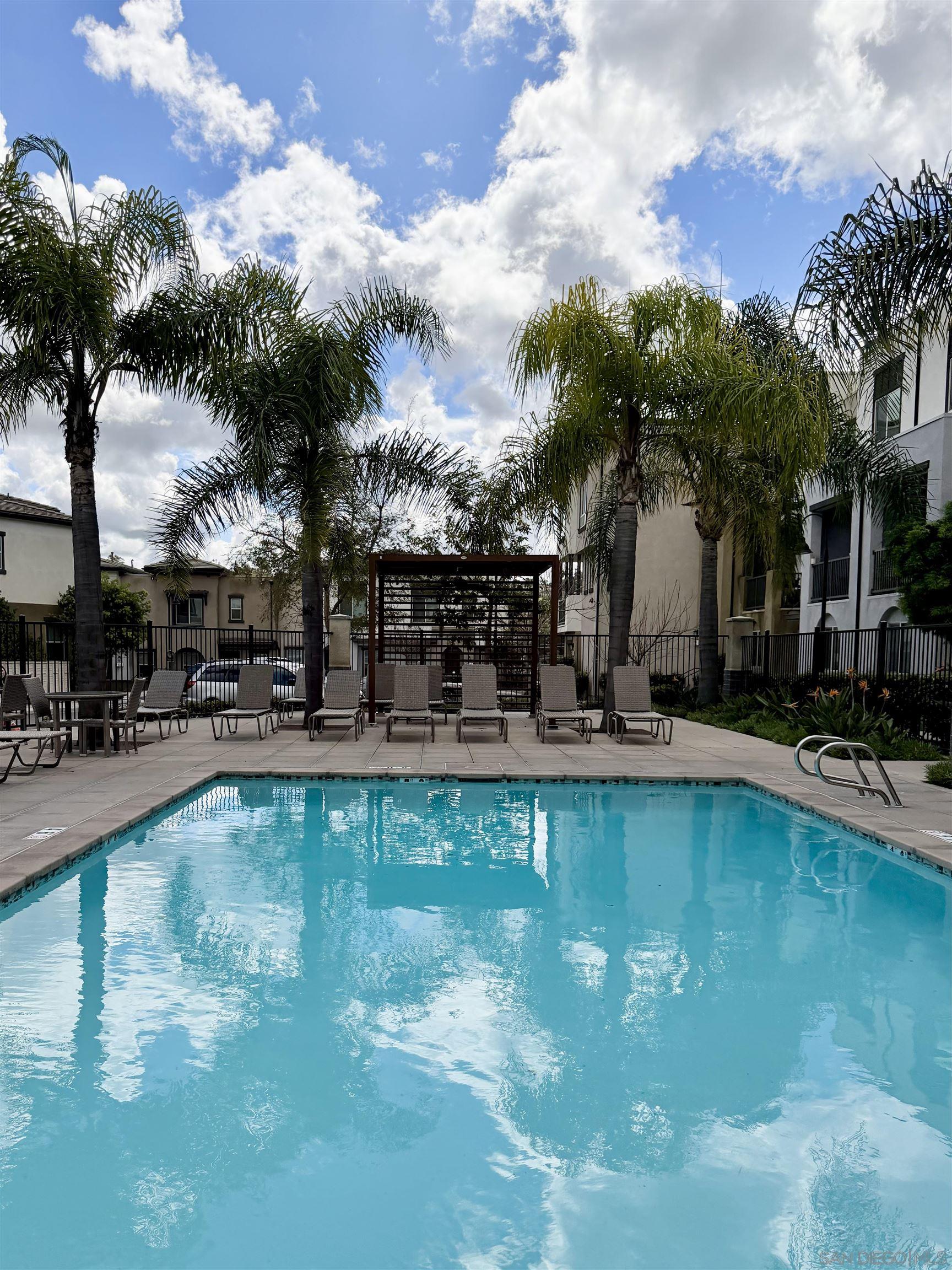 Detail Gallery Image 30 of 36 For 2451  Verano Way, Vista,  CA 92081 - 4 Beds | 3/1 Baths