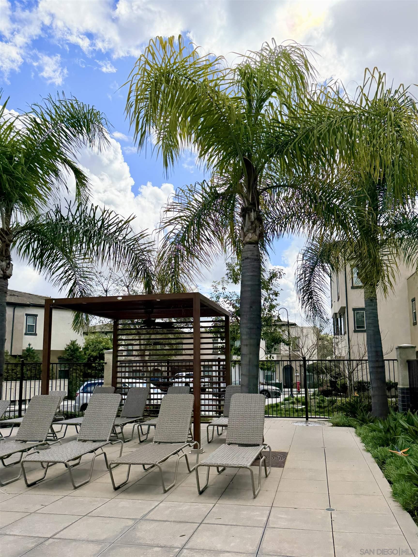 Detail Gallery Image 31 of 36 For 2451  Verano Way, Vista,  CA 92081 - 4 Beds | 3/1 Baths