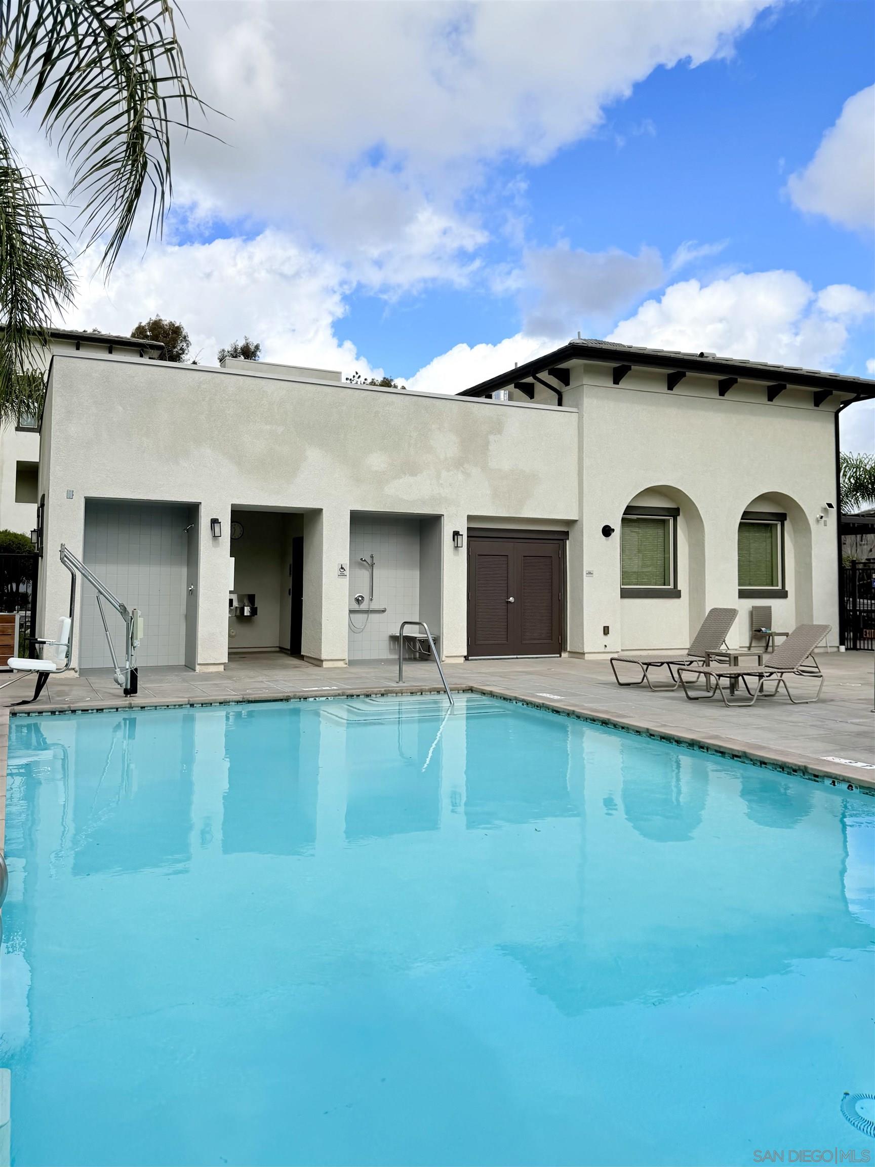 Detail Gallery Image 32 of 36 For 2451  Verano Way, Vista,  CA 92081 - 4 Beds | 3/1 Baths