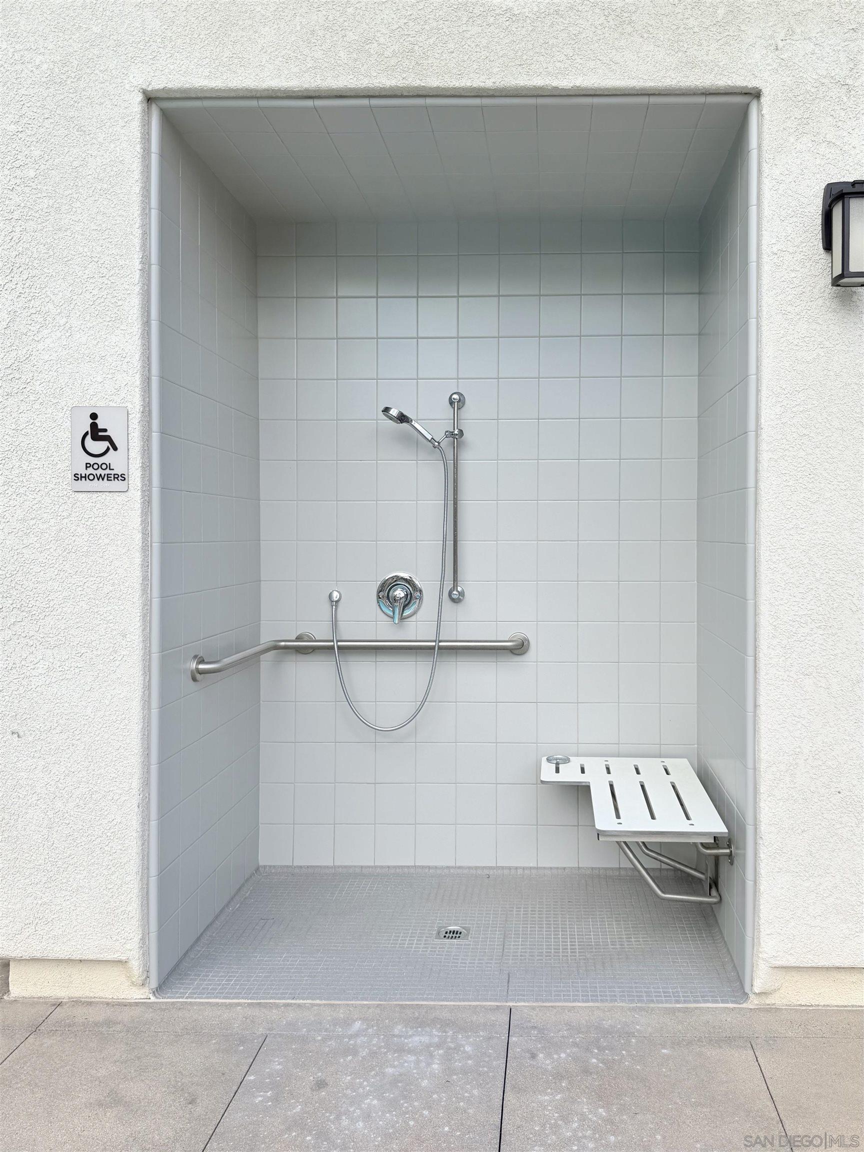 Detail Gallery Image 34 of 36 For 2451  Verano Way, Vista,  CA 92081 - 4 Beds | 3/1 Baths