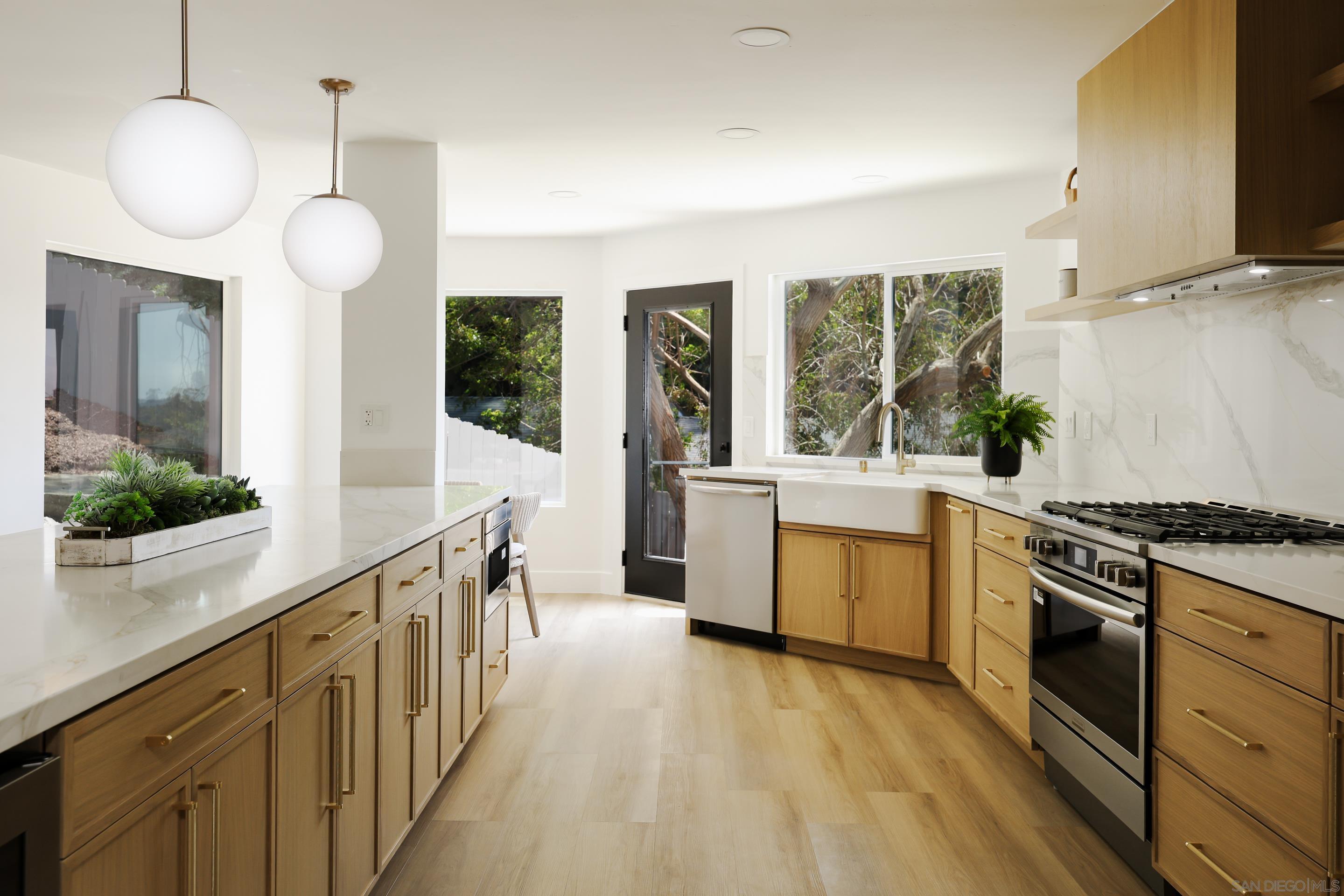 Detail Gallery Image 19 of 70 For 2861  Brant St., San Diego,  CA 92103 - 3 Beds | 3 Baths