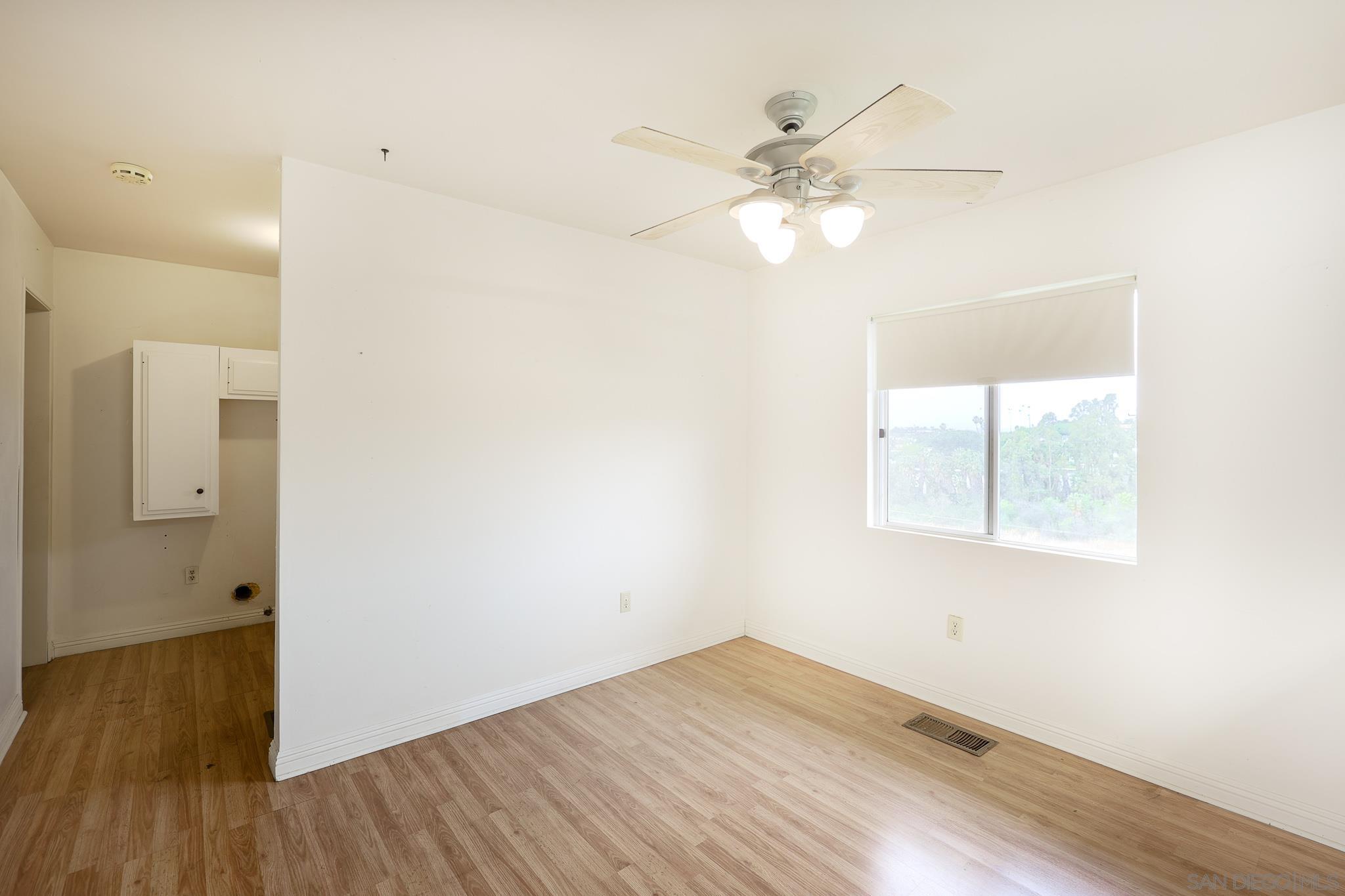 Detail Gallery Image 20 of 57 For 221  Colina Ter, Vista,  CA 92084 - 3 Beds | 2/1 Baths