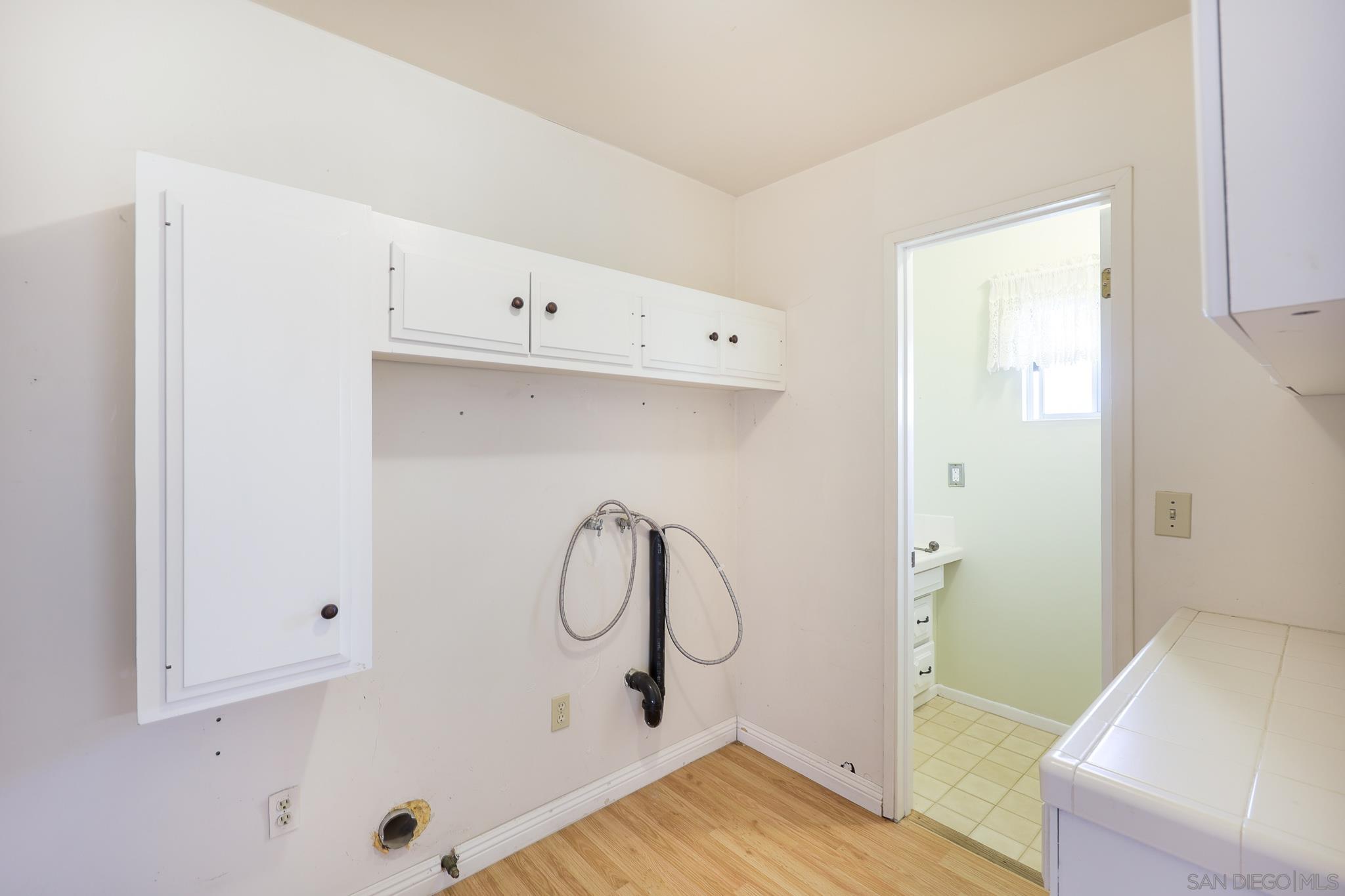 Detail Gallery Image 21 of 57 For 221  Colina Ter, Vista,  CA 92084 - 3 Beds | 2/1 Baths