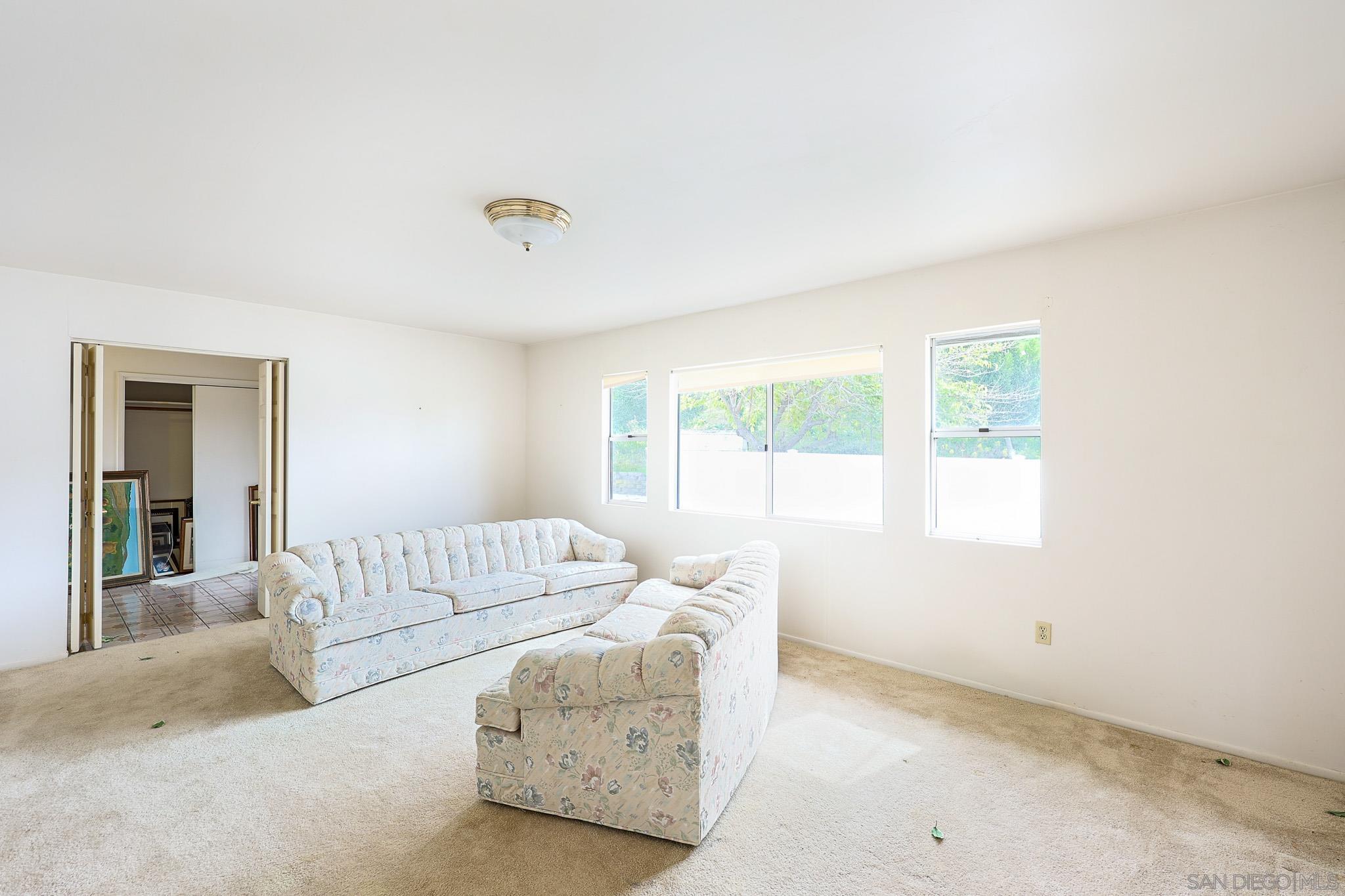 Detail Gallery Image 29 of 57 For 221  Colina Ter, Vista,  CA 92084 - 3 Beds | 2/1 Baths