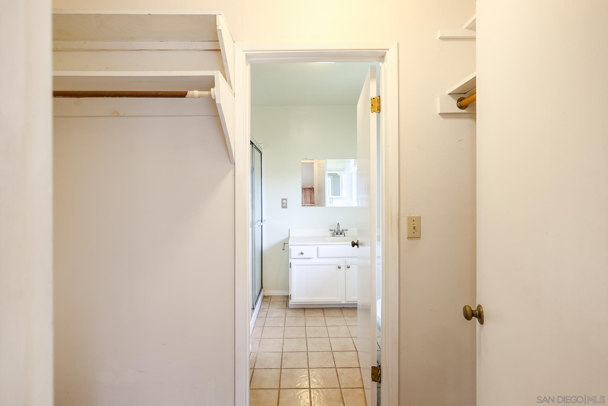 Detail Gallery Image 38 of 57 For 221  Colina Ter, Vista,  CA 92084 - 3 Beds | 2/1 Baths