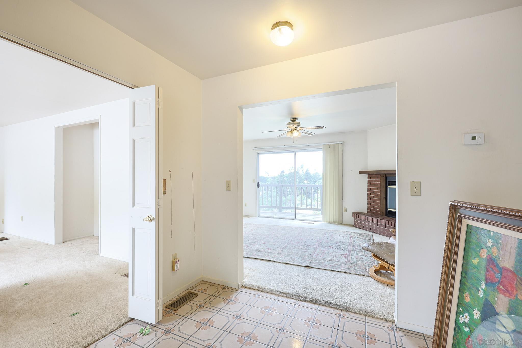 Detail Gallery Image 8 of 57 For 221  Colina Ter, Vista,  CA 92084 - 3 Beds | 2/1 Baths