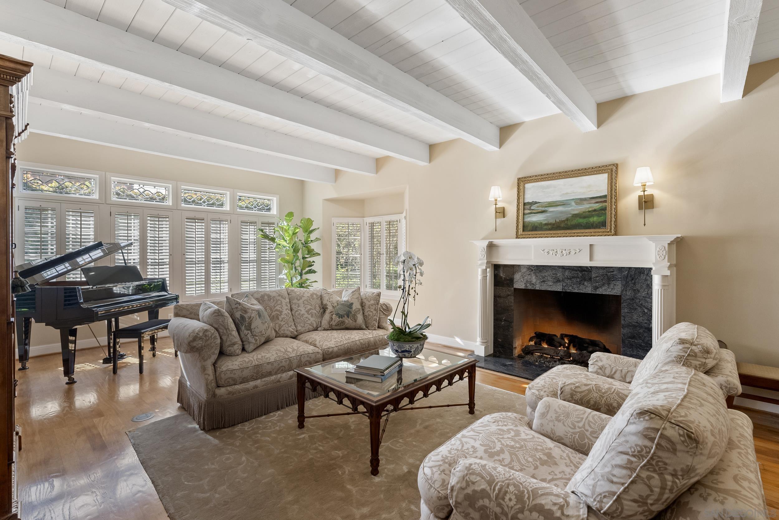 Detail Gallery Image 12 of 57 For 17307  Calle Mayor, Rancho Santa Fe,  CA 92067 - 6 Beds | 5/1 Baths