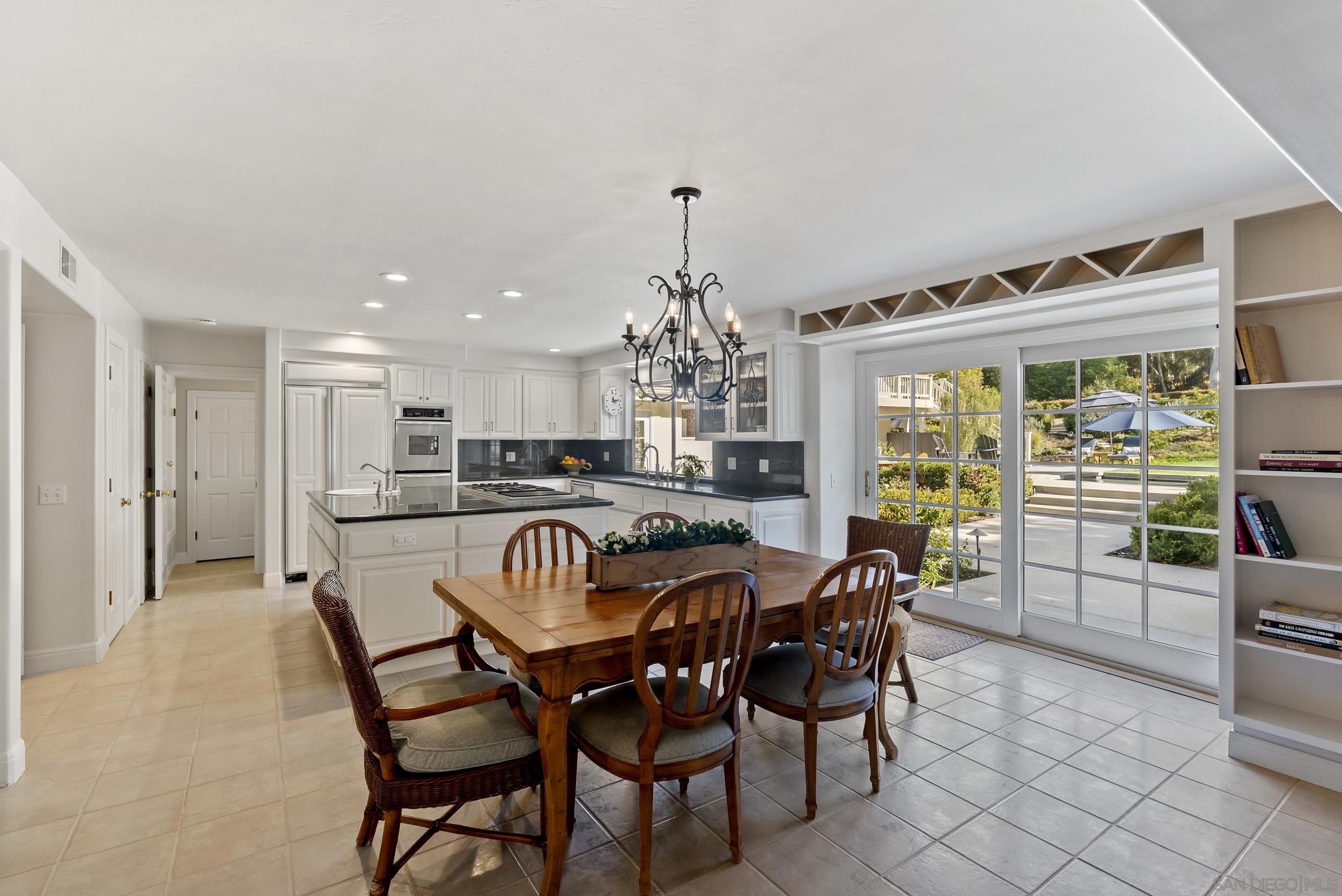 Detail Gallery Image 17 of 57 For 17307  Calle Mayor, Rancho Santa Fe,  CA 92067 - 6 Beds | 5/1 Baths