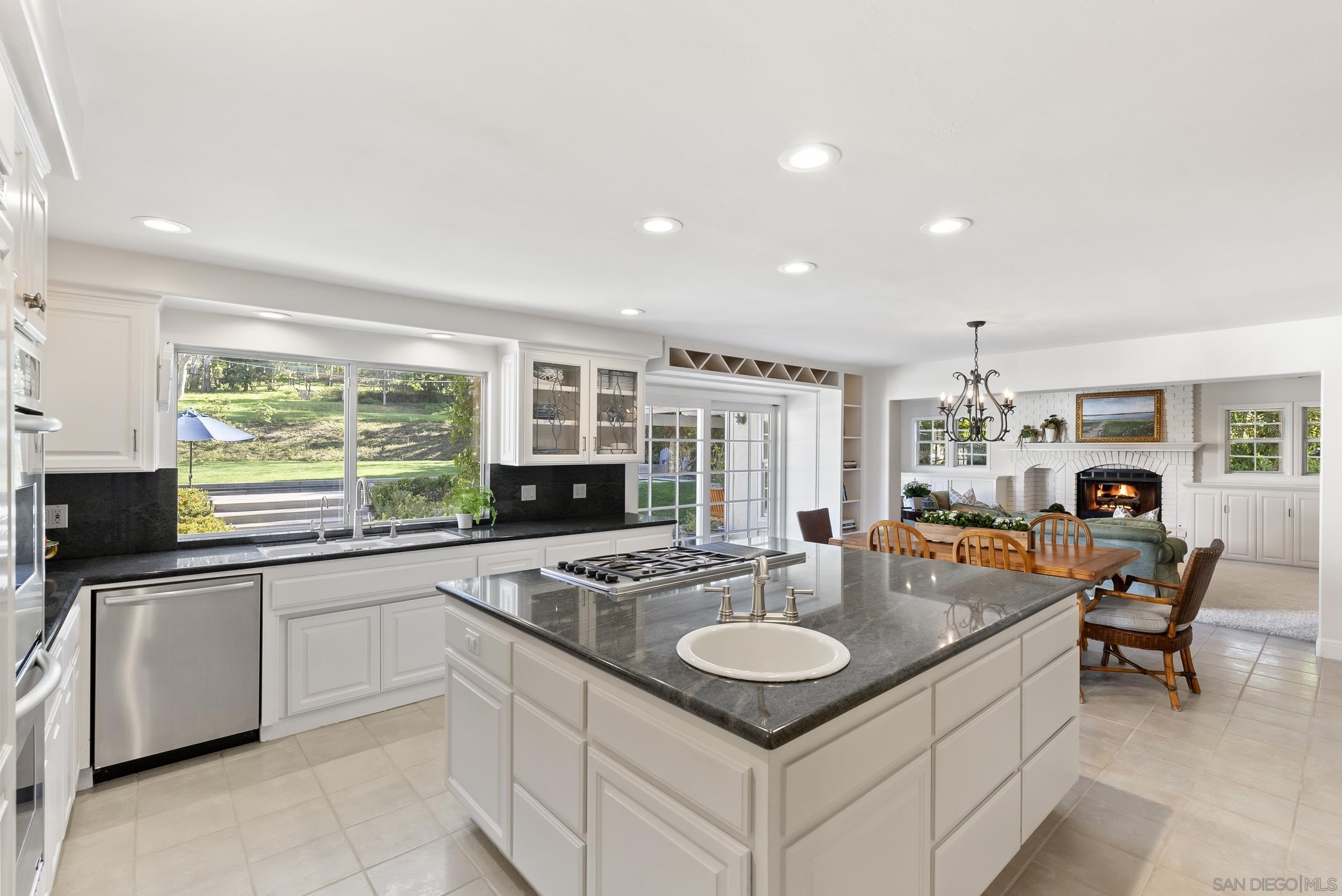 Detail Gallery Image 19 of 57 For 17307  Calle Mayor, Rancho Santa Fe,  CA 92067 - 6 Beds | 5/1 Baths