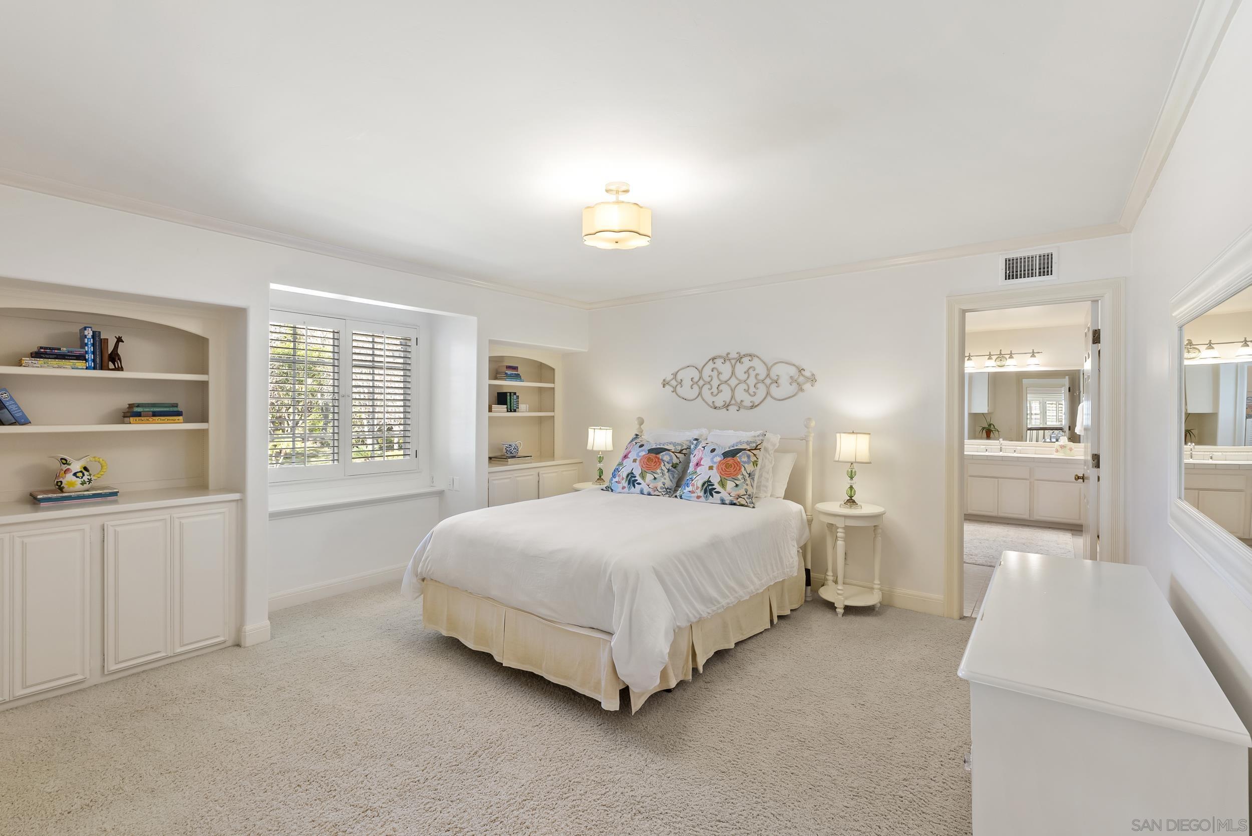 Detail Gallery Image 25 of 57 For 17307  Calle Mayor, Rancho Santa Fe,  CA 92067 - 6 Beds | 5/1 Baths