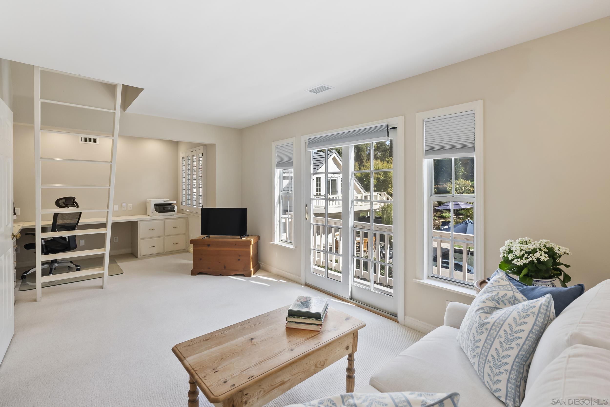 Detail Gallery Image 27 of 57 For 17307  Calle Mayor, Rancho Santa Fe,  CA 92067 - 6 Beds | 5/1 Baths