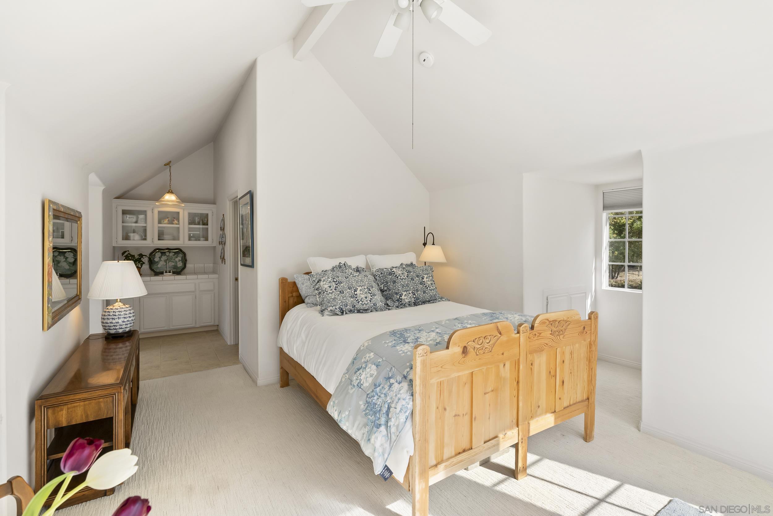 Detail Gallery Image 30 of 57 For 17307  Calle Mayor, Rancho Santa Fe,  CA 92067 - 6 Beds | 5/1 Baths