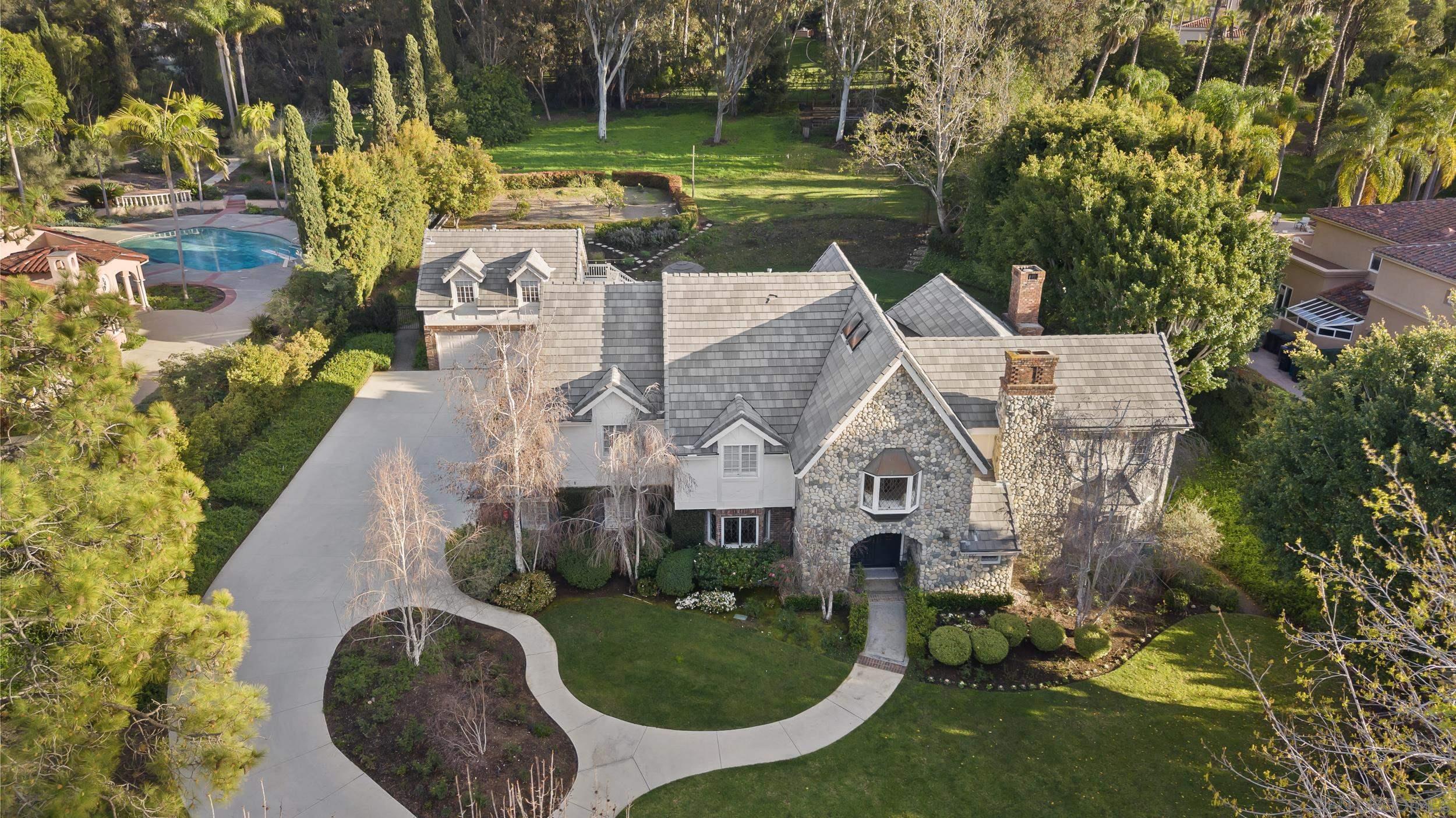 Detail Gallery Image 40 of 57 For 17307  Calle Mayor, Rancho Santa Fe,  CA 92067 - 6 Beds | 5/1 Baths